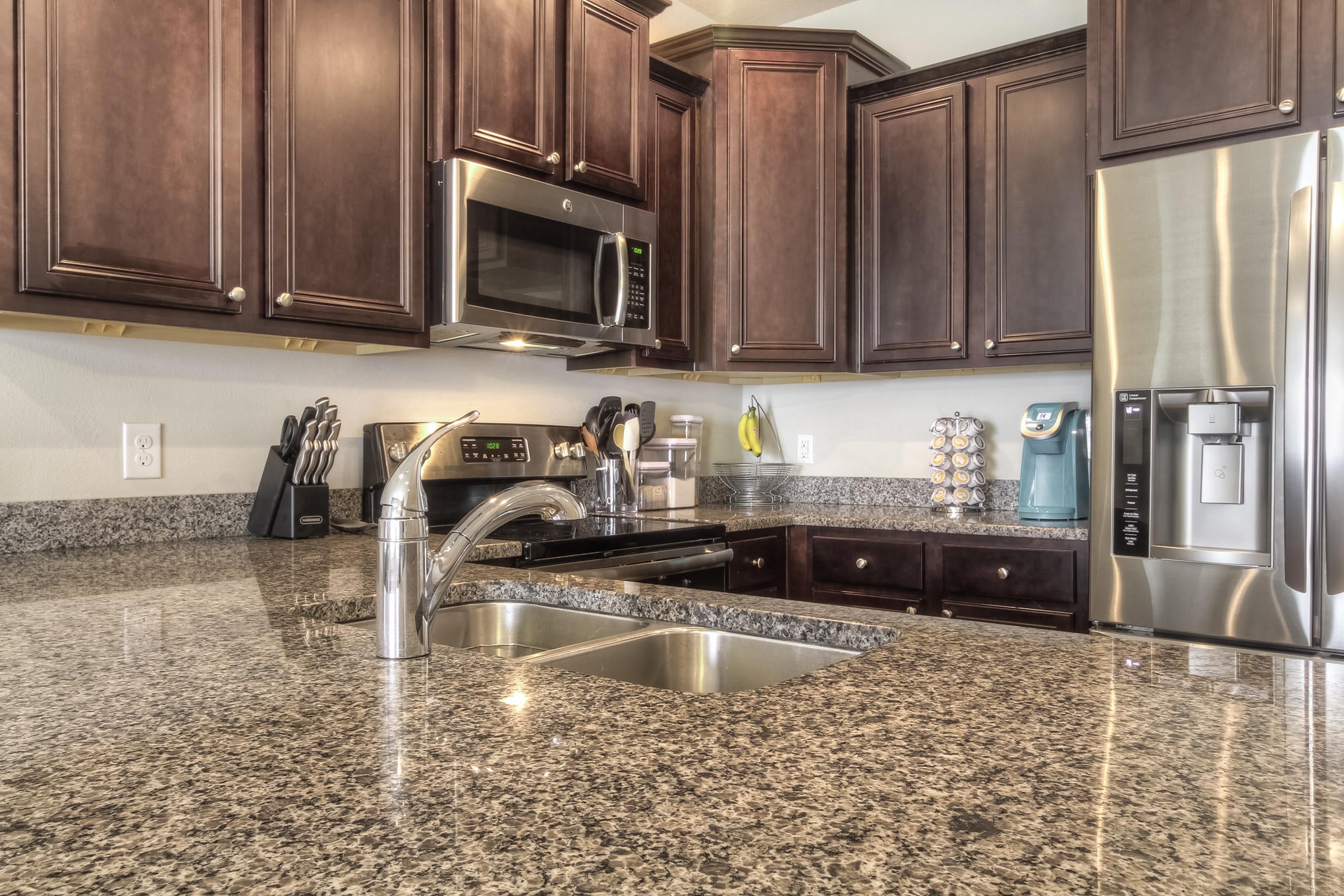 RESERVE POINTE - Residential