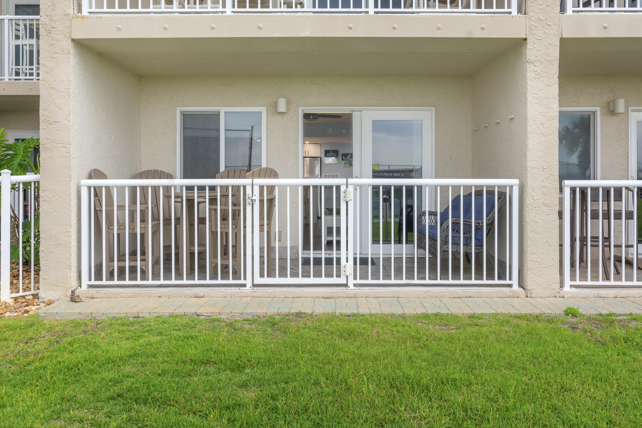 HOLIDAY SURF & RACQUET CLUB - Residential