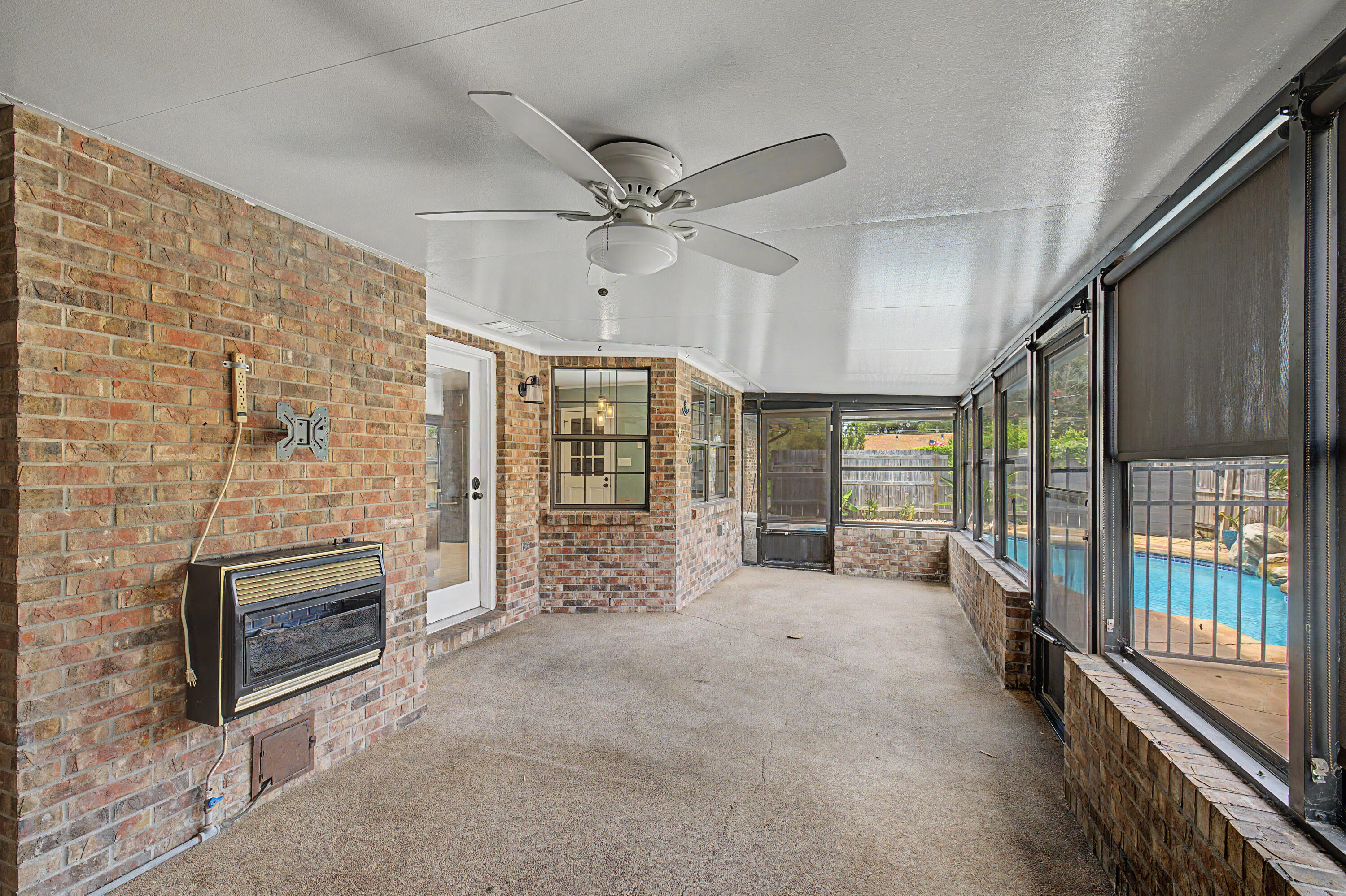 MARY ESTHER MANOR - Residential