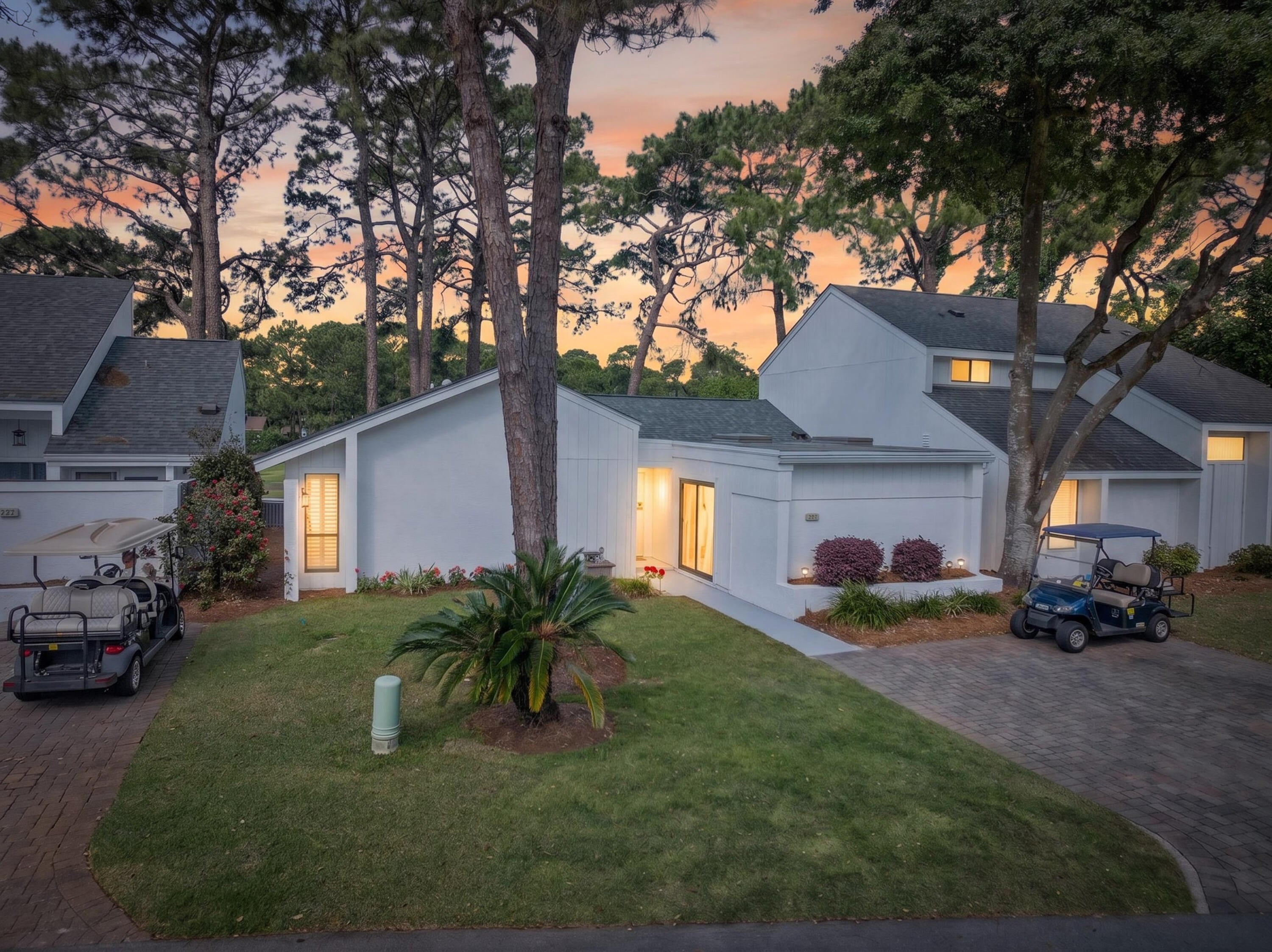 LINKSIDE VILLAGE UNIT 1 - Residential