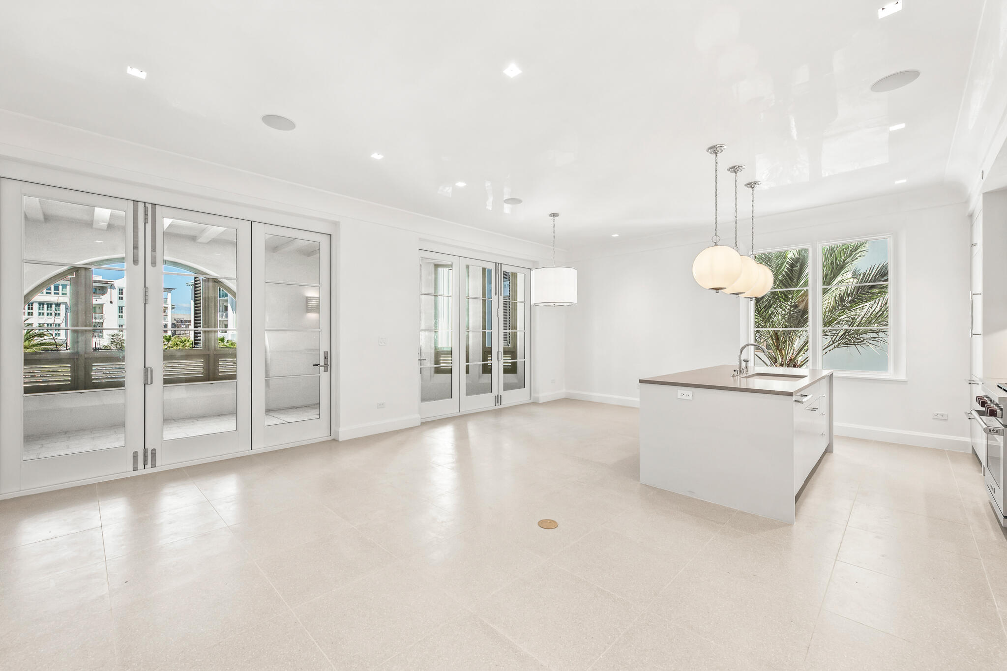 In the heart of our New Urbanist beach town, situated at the northeast end of the Amphitheatre among the restaurants and shops of the growing Town Center, the condominiums at The Dannelly & Varian will offer owners the chance to experience the liveliness and luxury of the Town of Alys Beach. Designed by architect Michael G. Imber of San Antonio, Texas, The Dannelly & Varian will offer 18 total residences including six 3-bedroom and twelve 2-bedroom condominiums. *Fixtures, finishes, and furnishings shown are for marketing purposes only and not included in the sale.