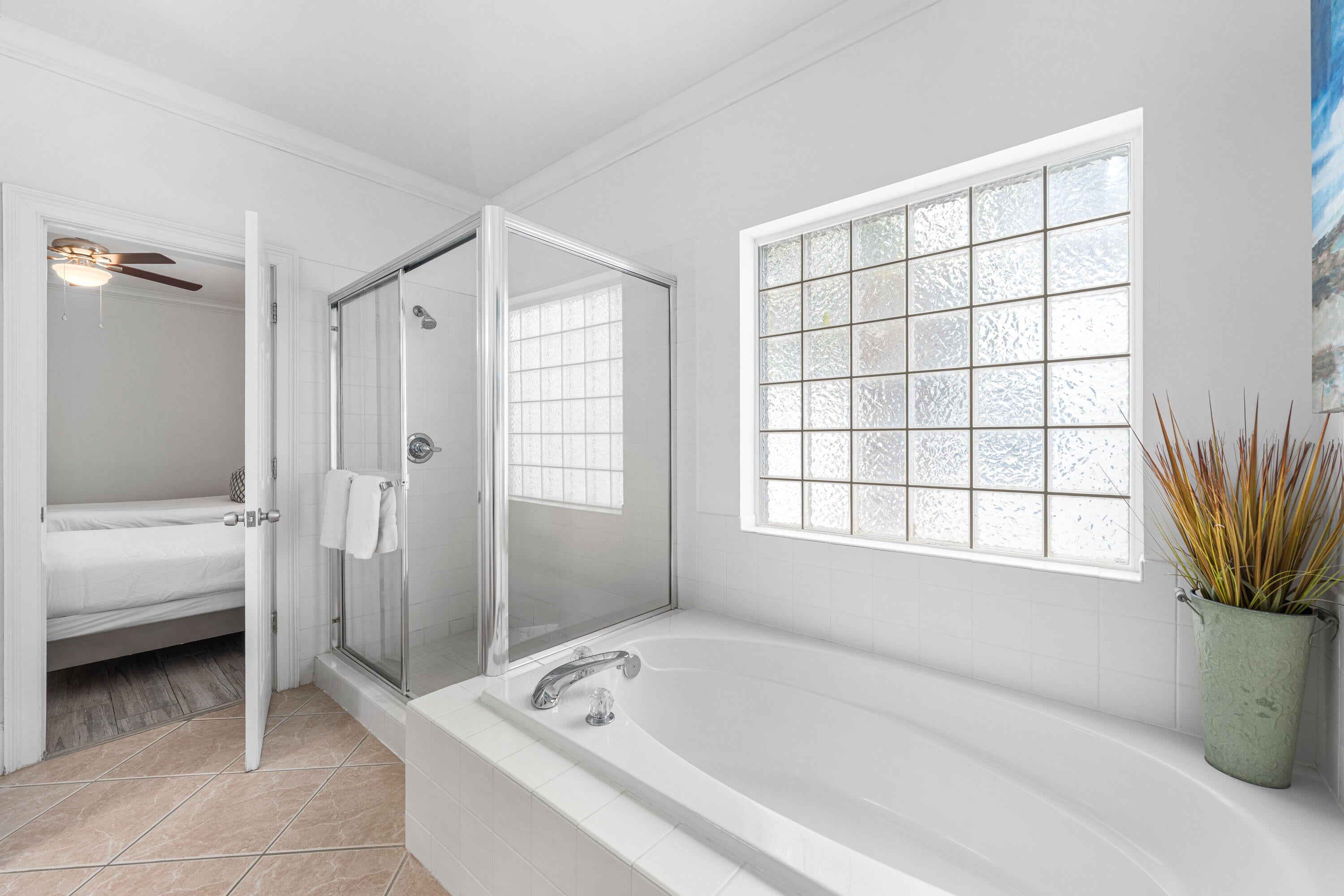 EMERALD SURF VILLAS - Residential