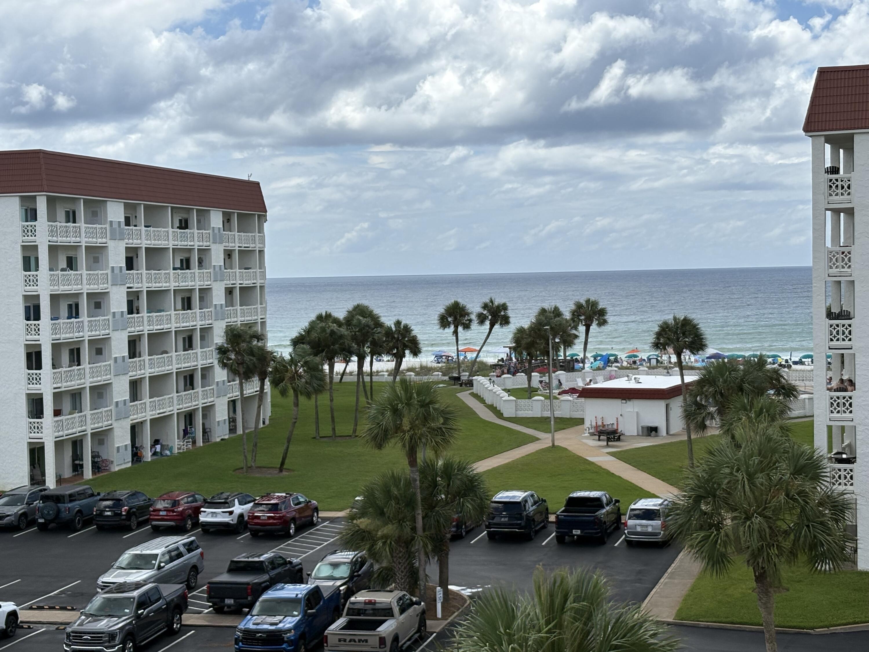 EL MATADOR CONDO - Residential