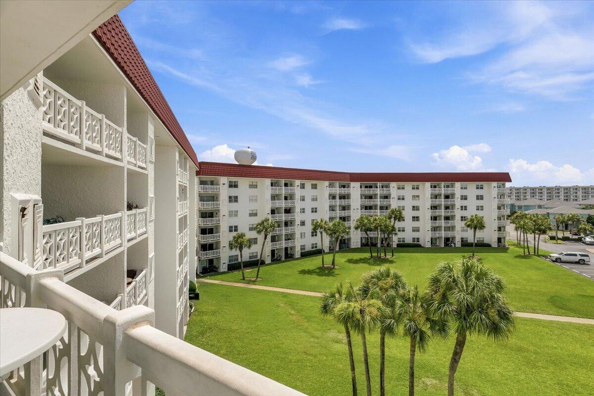 EL MATADOR CONDO - Residential