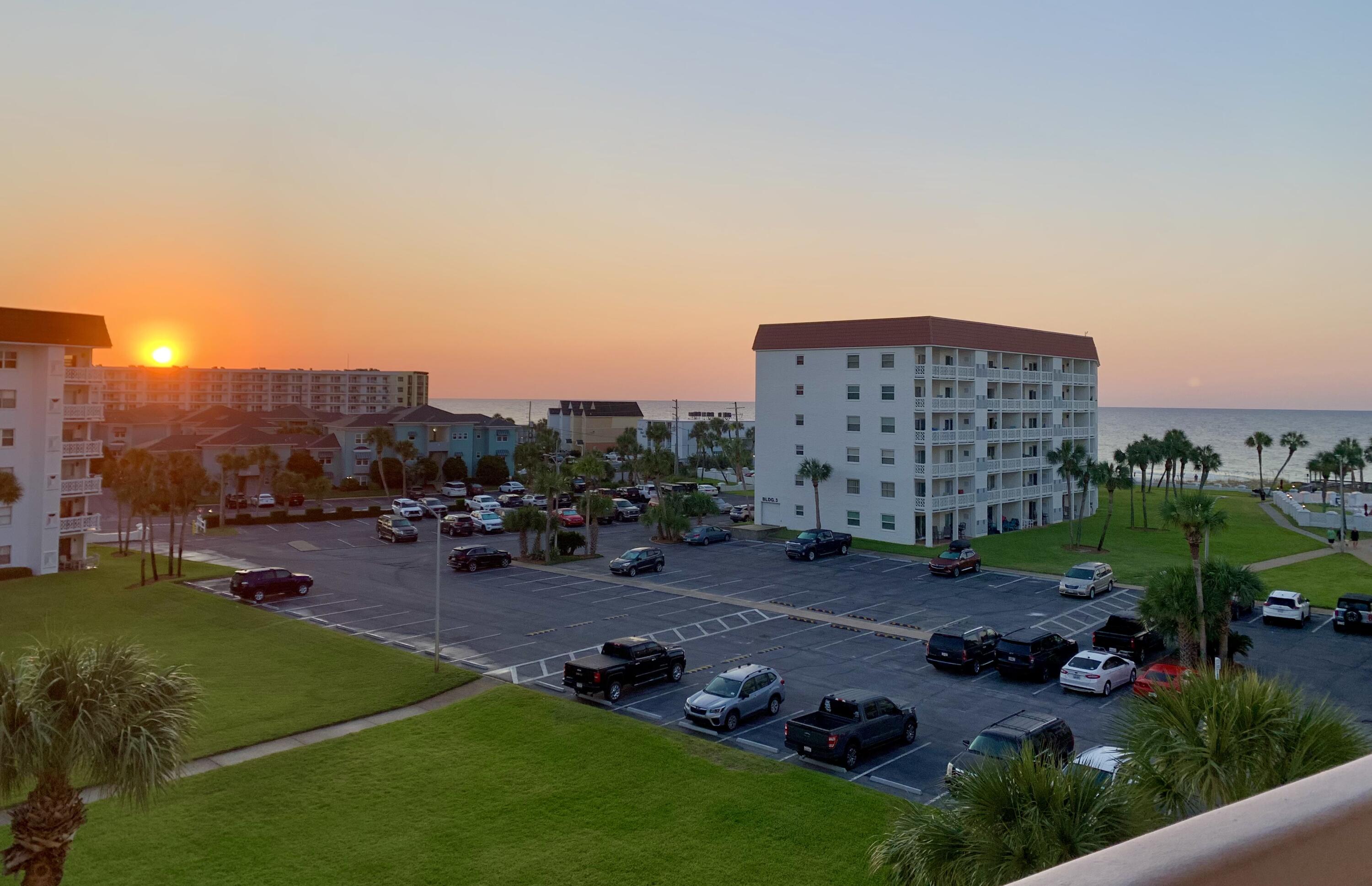 EL MATADOR CONDO - Residential