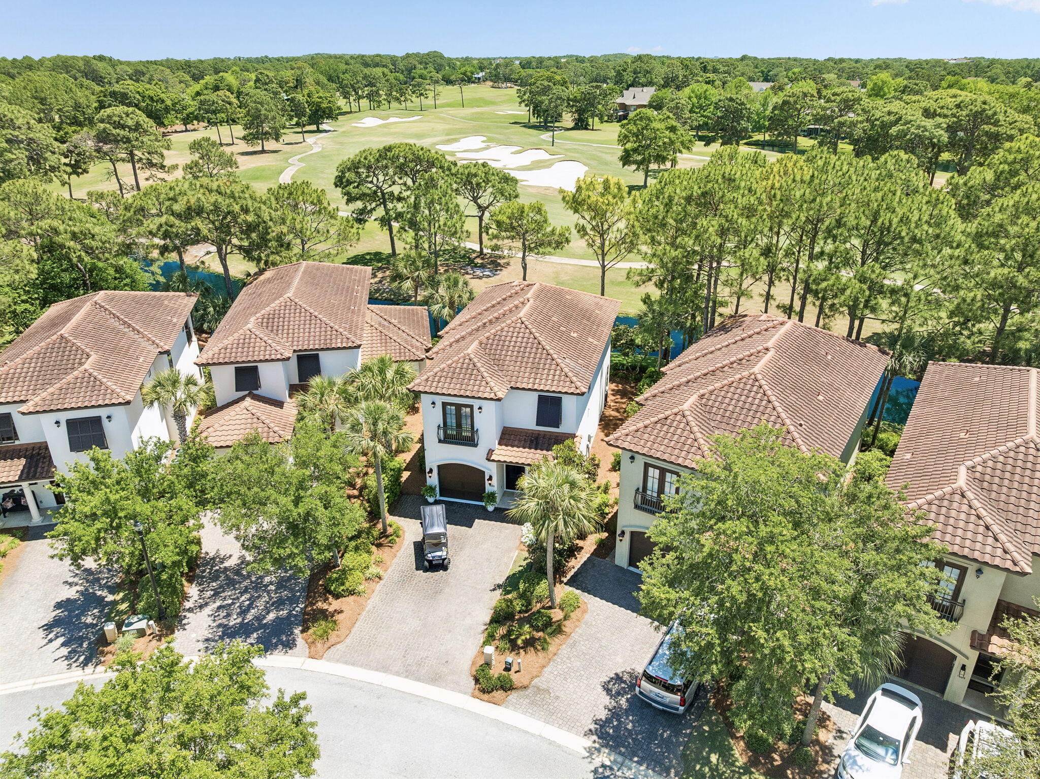 VILLA LAGO - Residential