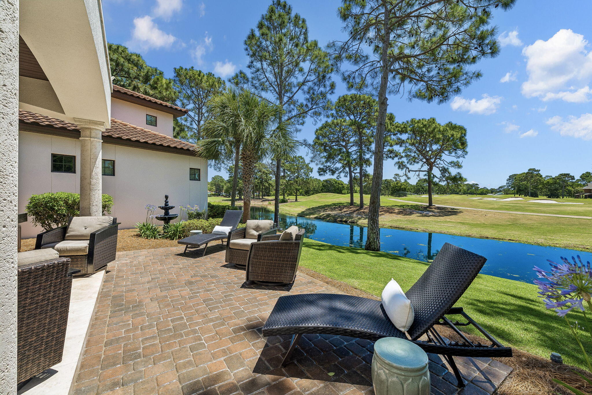 VILLA LAGO - Residential