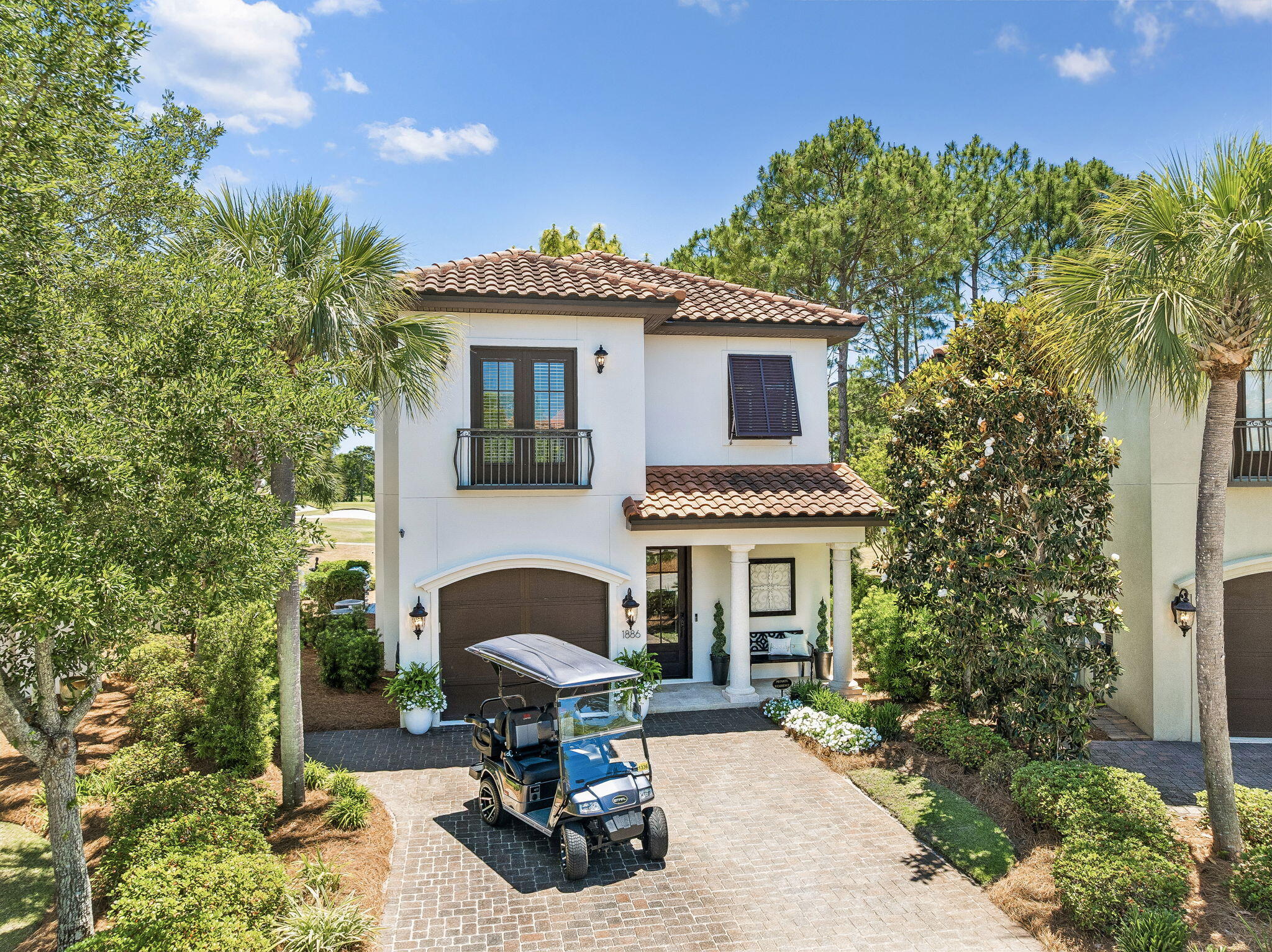 VILLA LAGO - Residential
