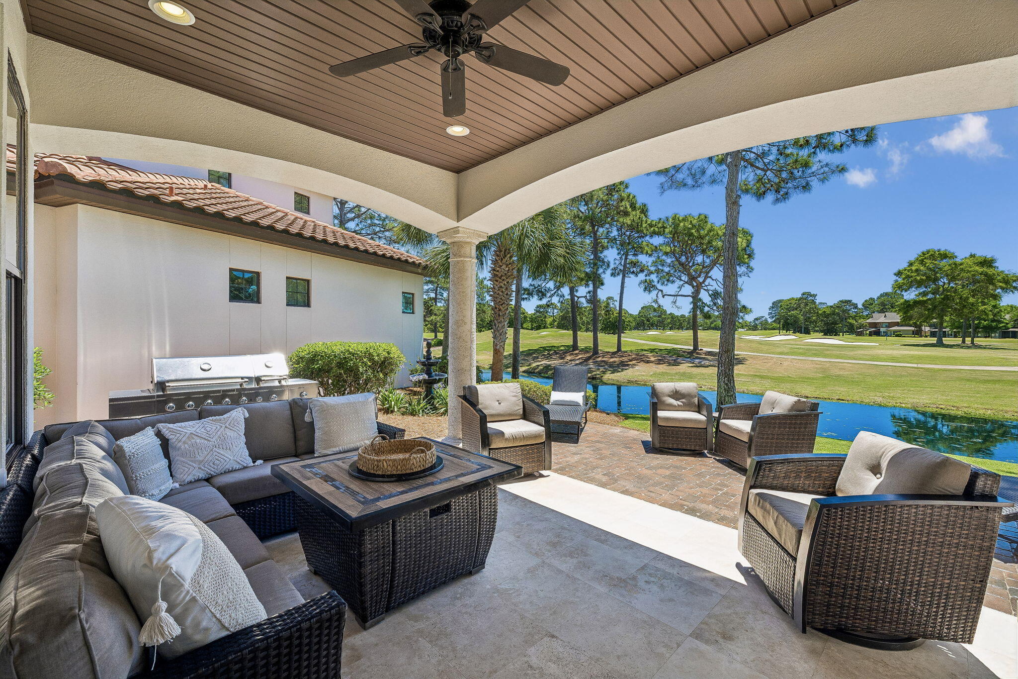 VILLA LAGO - Residential