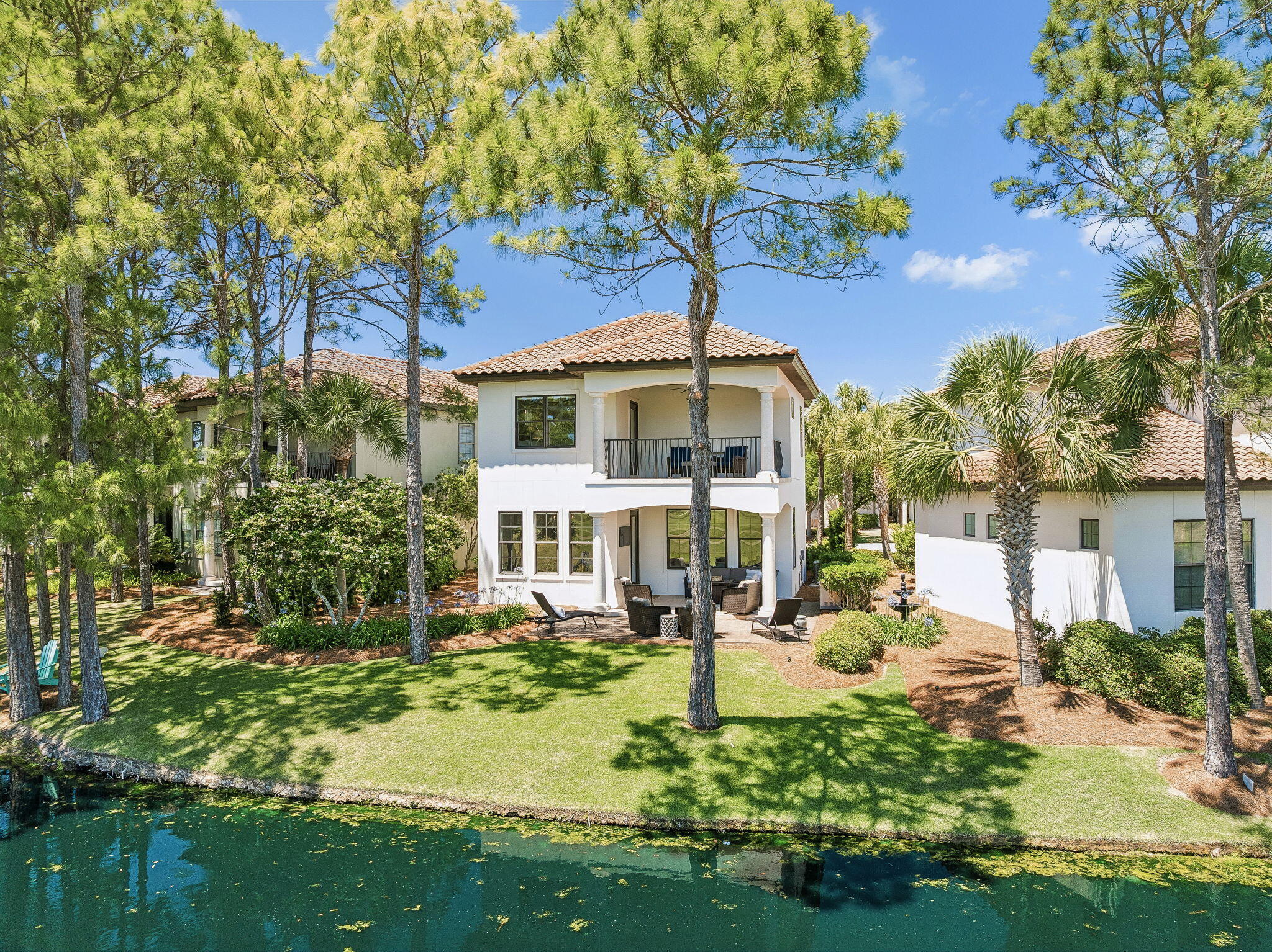 VILLA LAGO - Residential