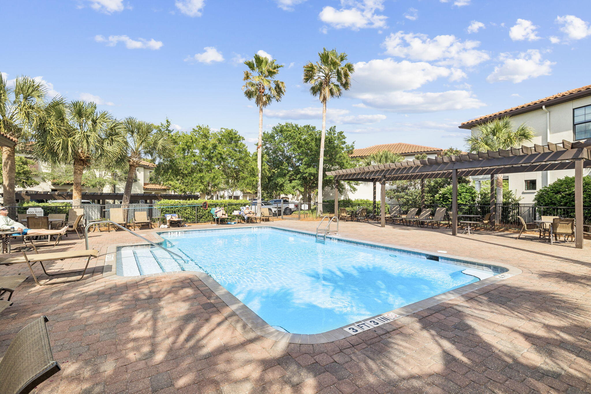VILLA LAGO - Residential