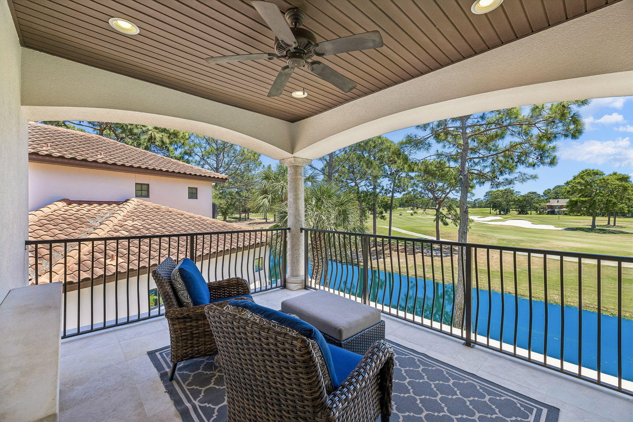 VILLA LAGO - Residential