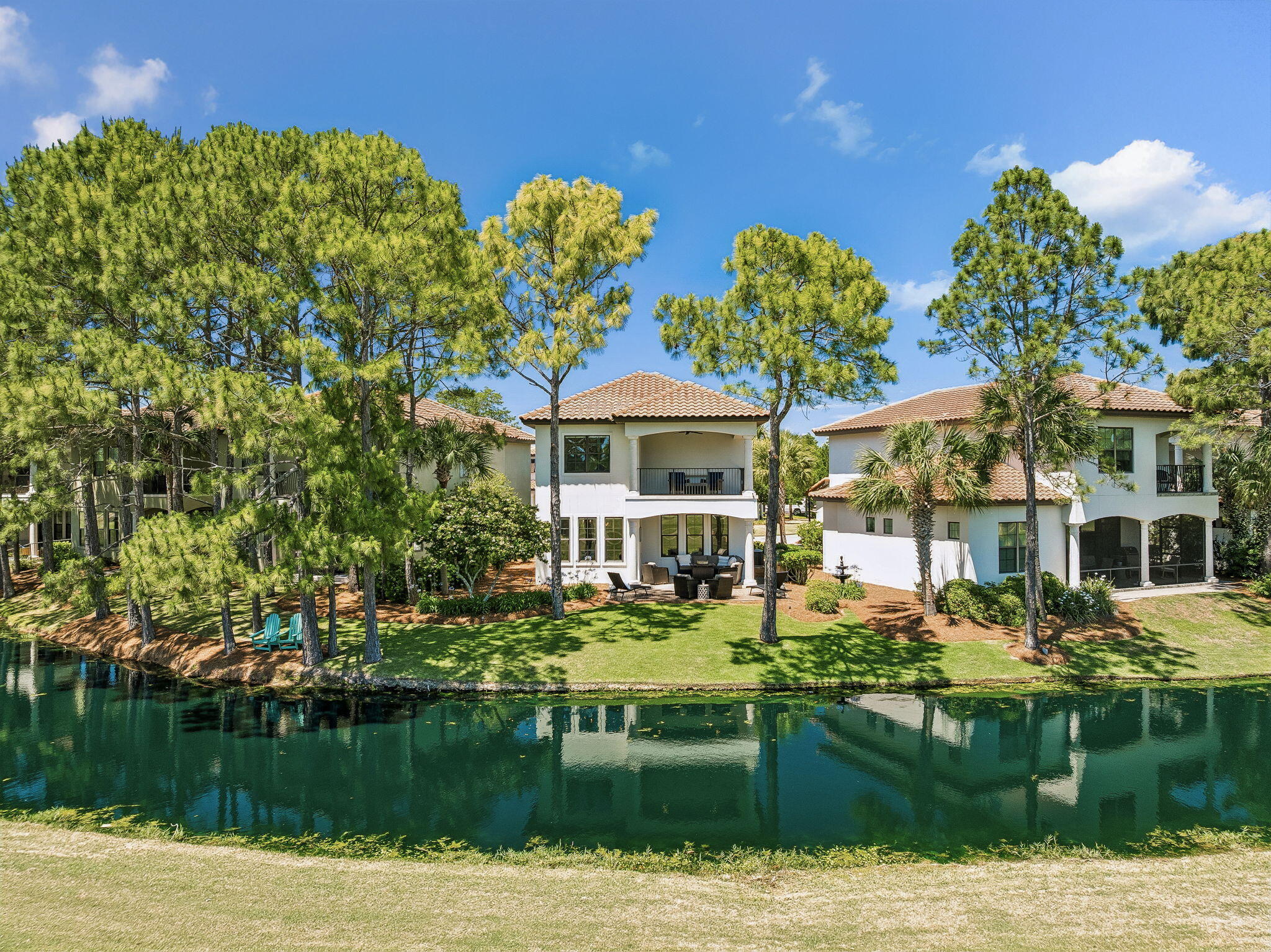 VILLA LAGO - Residential