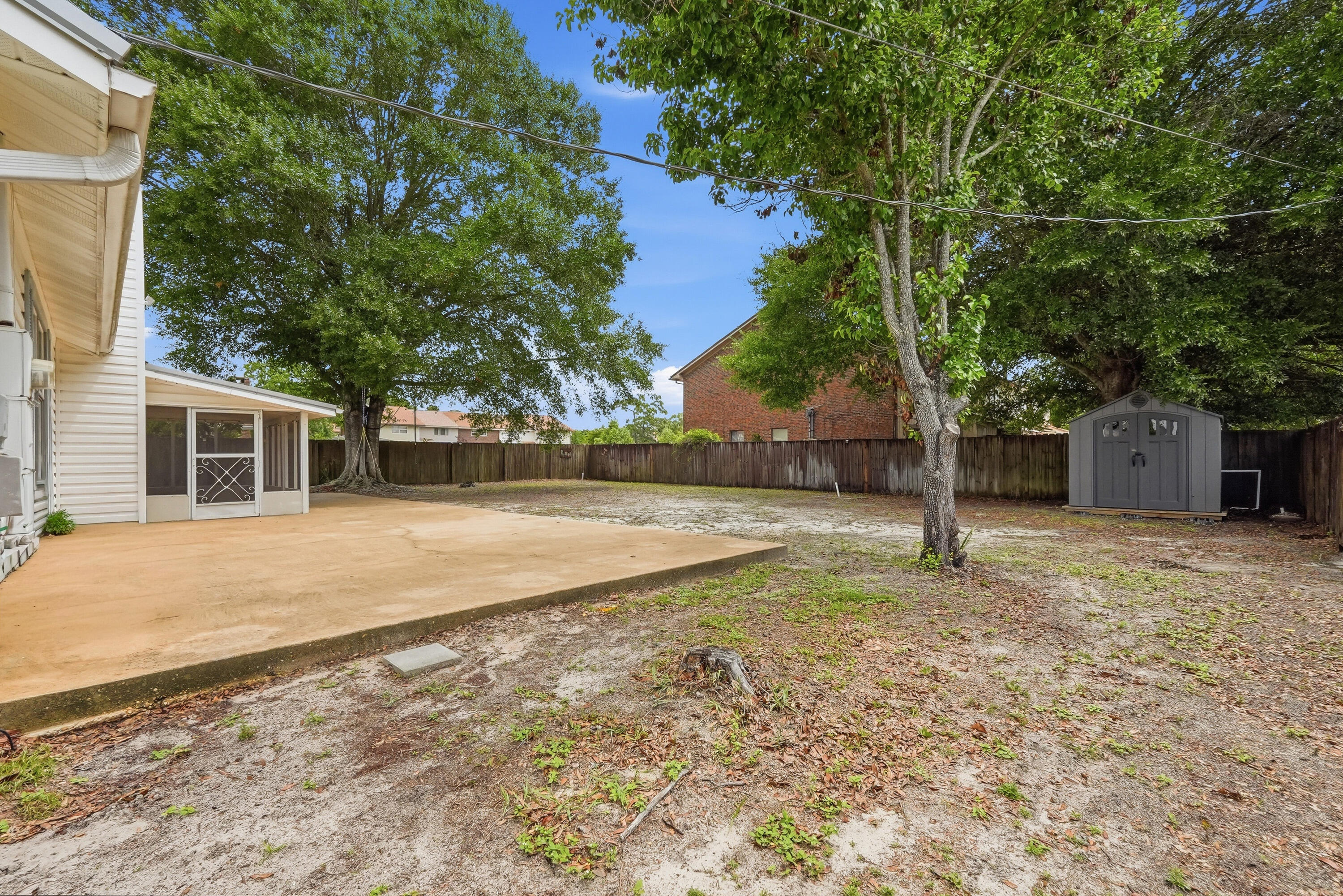 MARY ESTHER MANOR - Residential