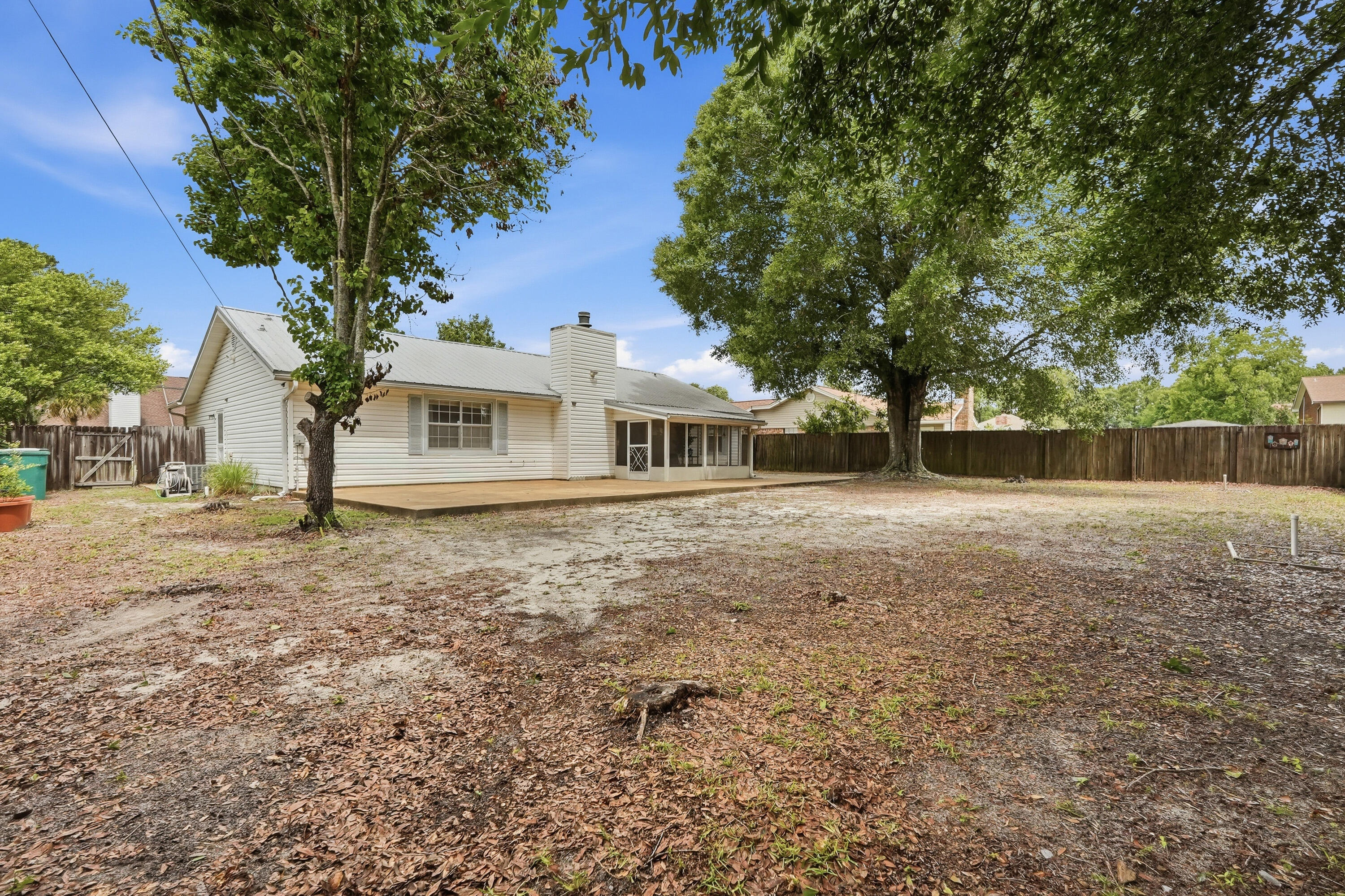 MARY ESTHER MANOR - Residential
