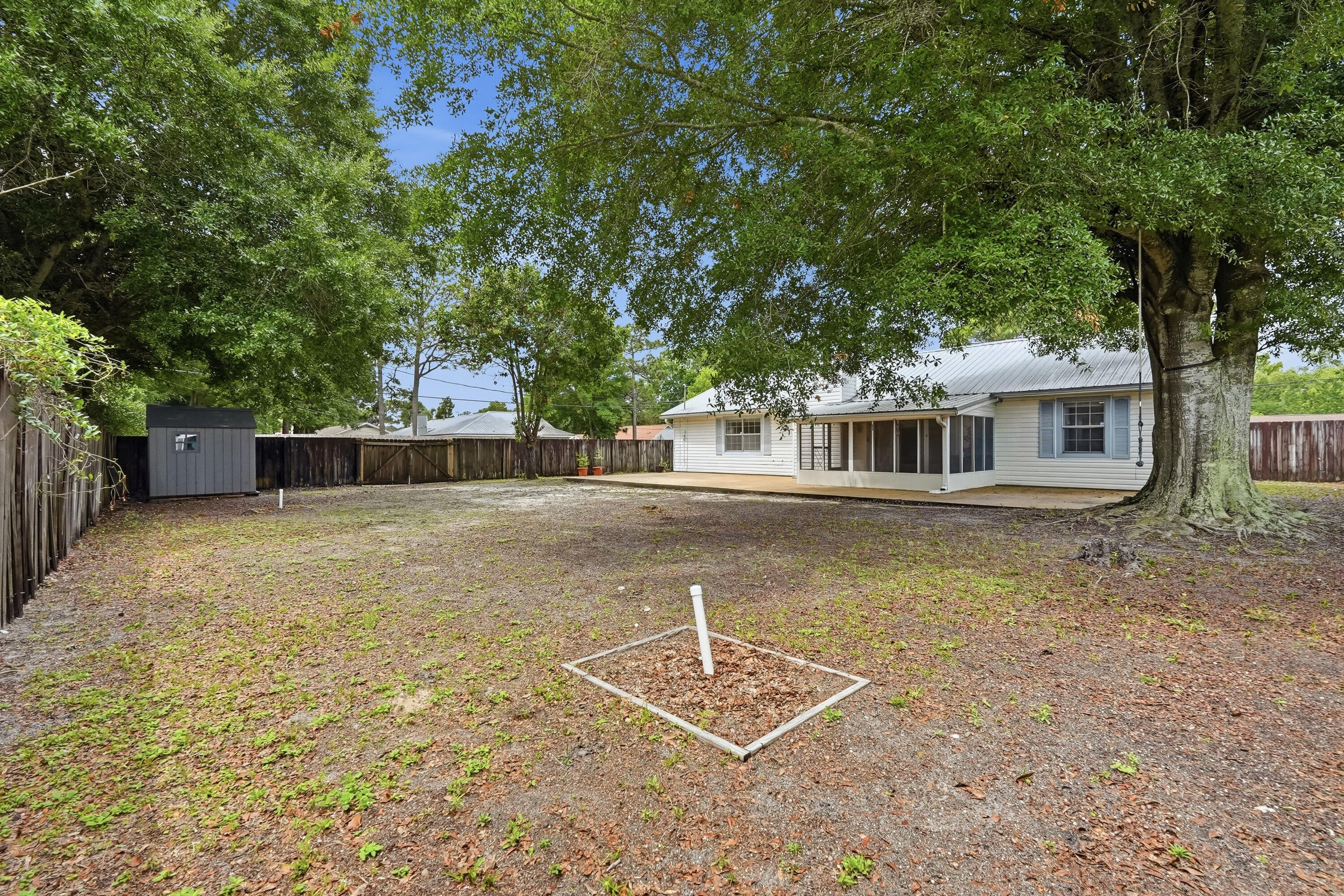 MARY ESTHER MANOR - Residential