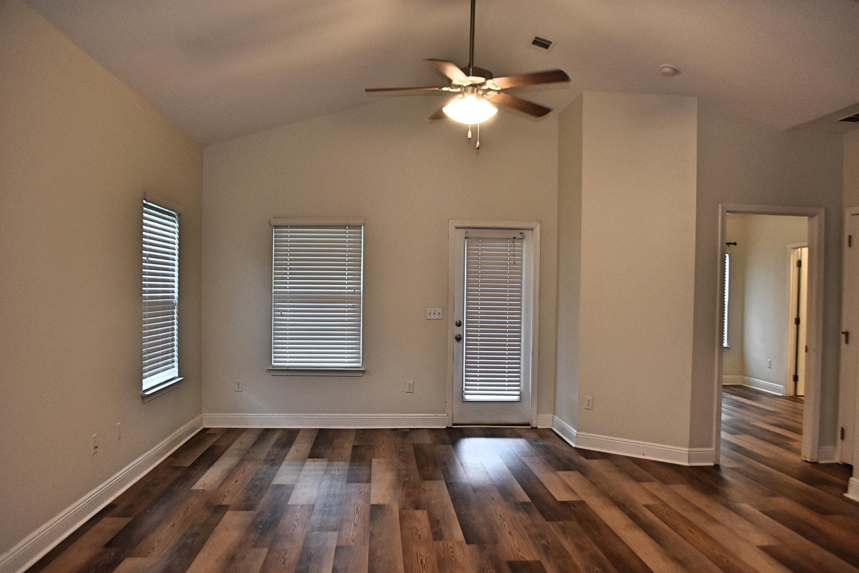 LAGRANGE LANDING - Residential