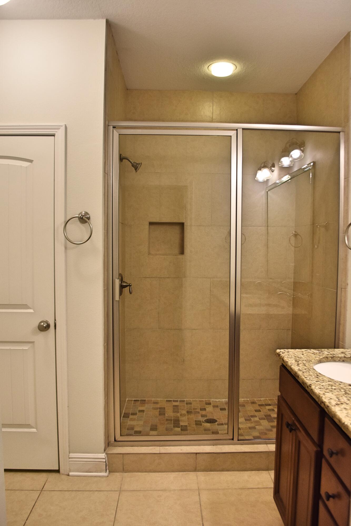 LAGRANGE LANDING - Residential