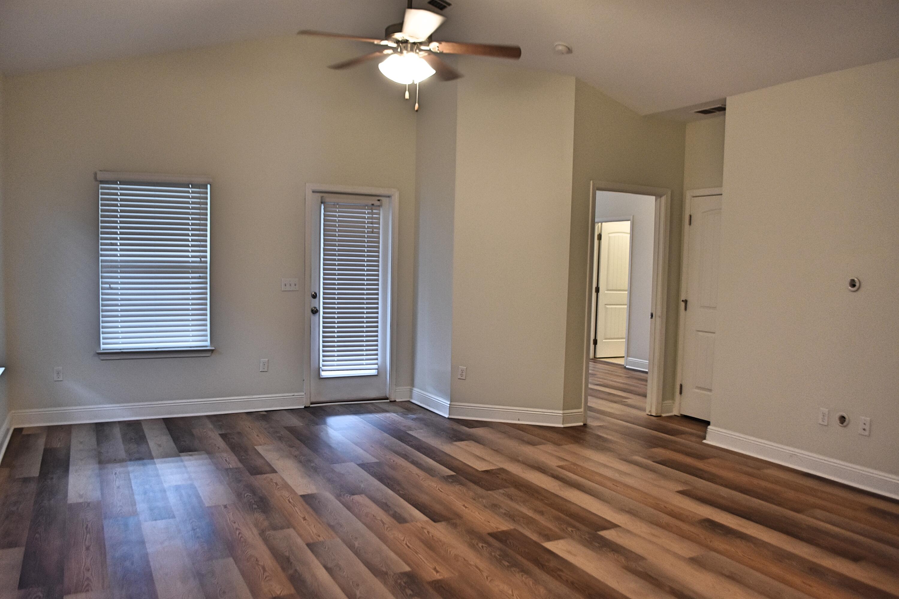 LAGRANGE LANDING - Residential