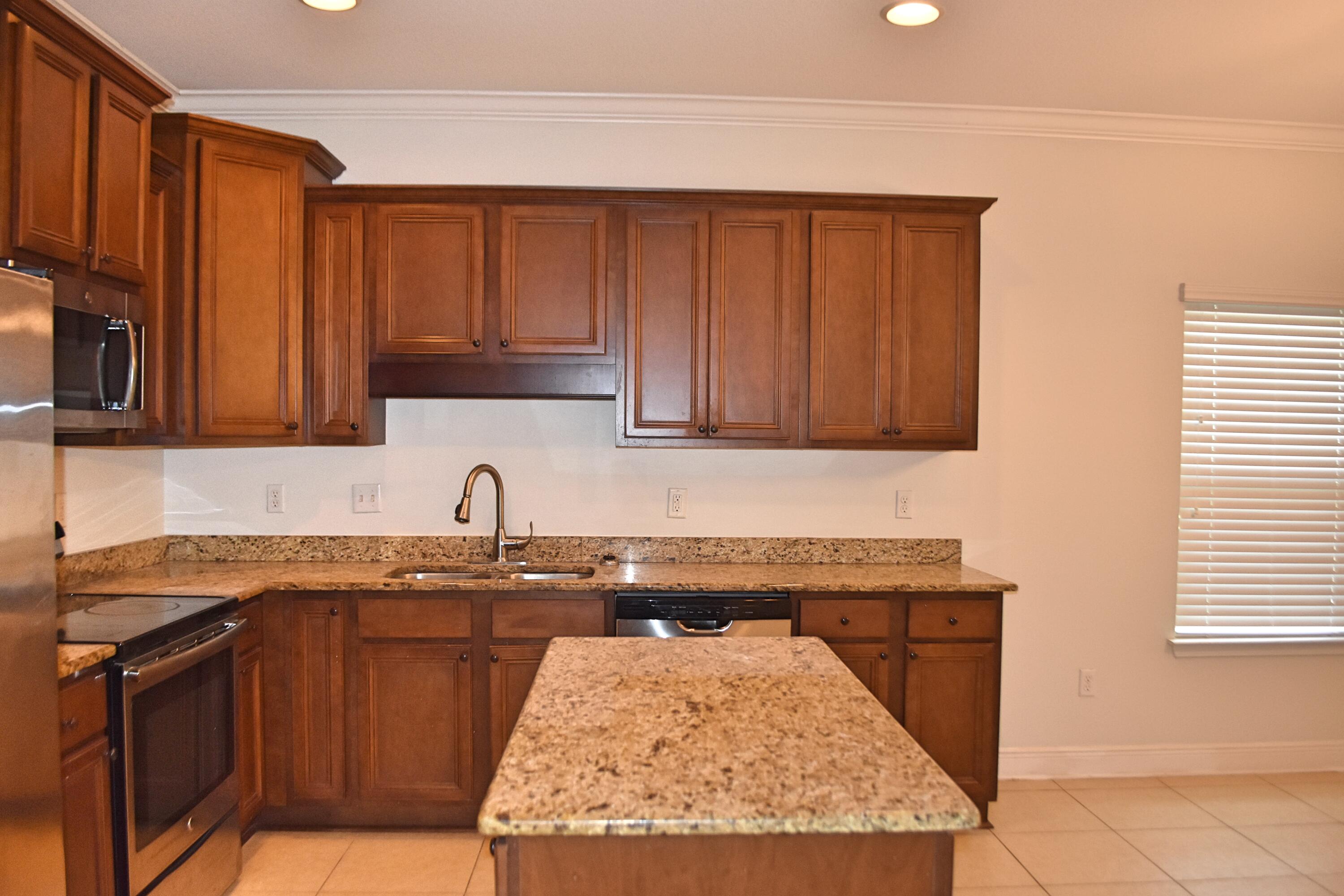 LAGRANGE LANDING - Residential
