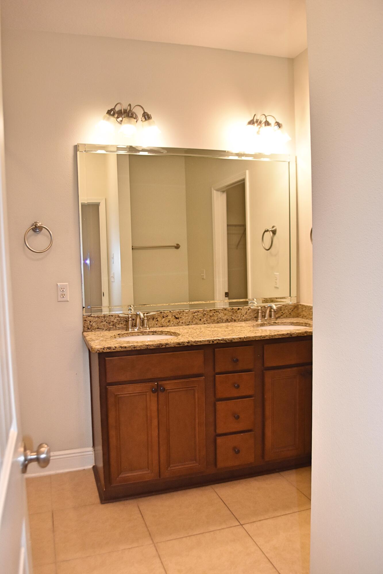 LAGRANGE LANDING - Residential