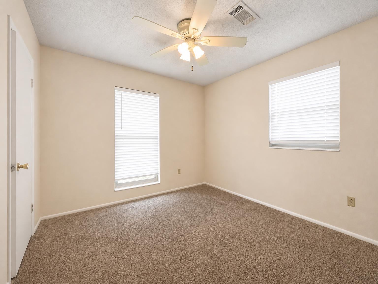 OAKLAND HEIGHTS - Residential Lease