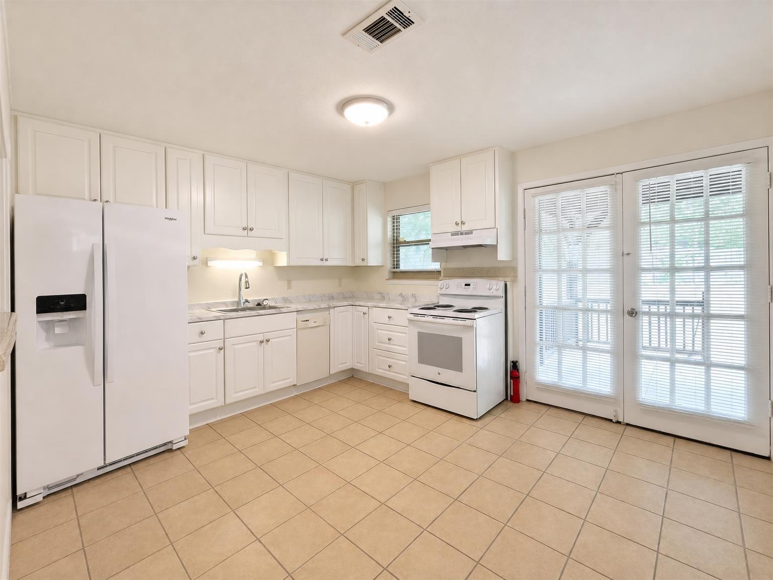 OAKLAND HEIGHTS - Residential Lease