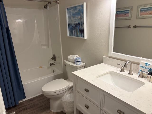 SEASCAPE CONDO FAIRWAYS AT - Residential
