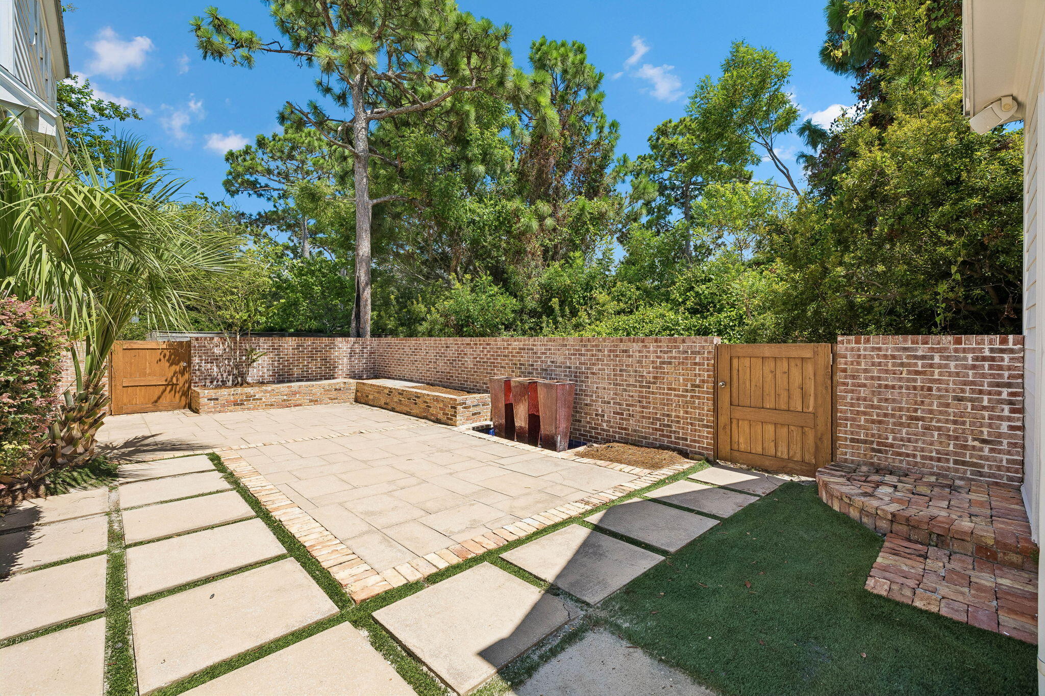 BOTANY BAYOU - Residential