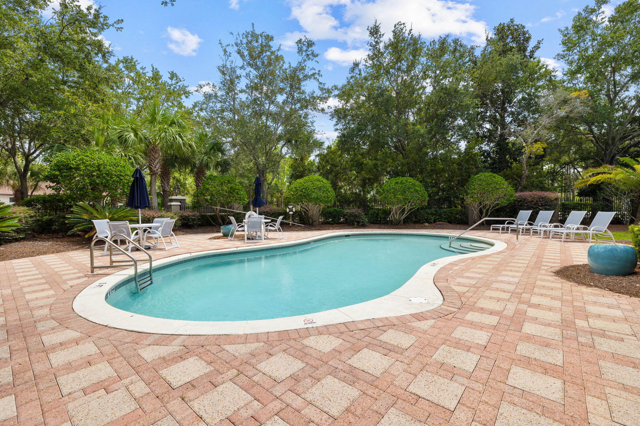 BOTANY BAYOU - Residential