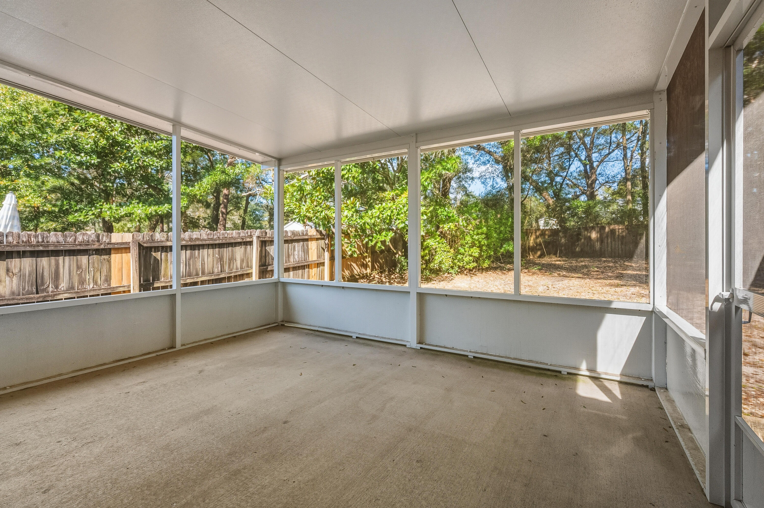 VALPARAISO PINECREST 3 - Residential Lease