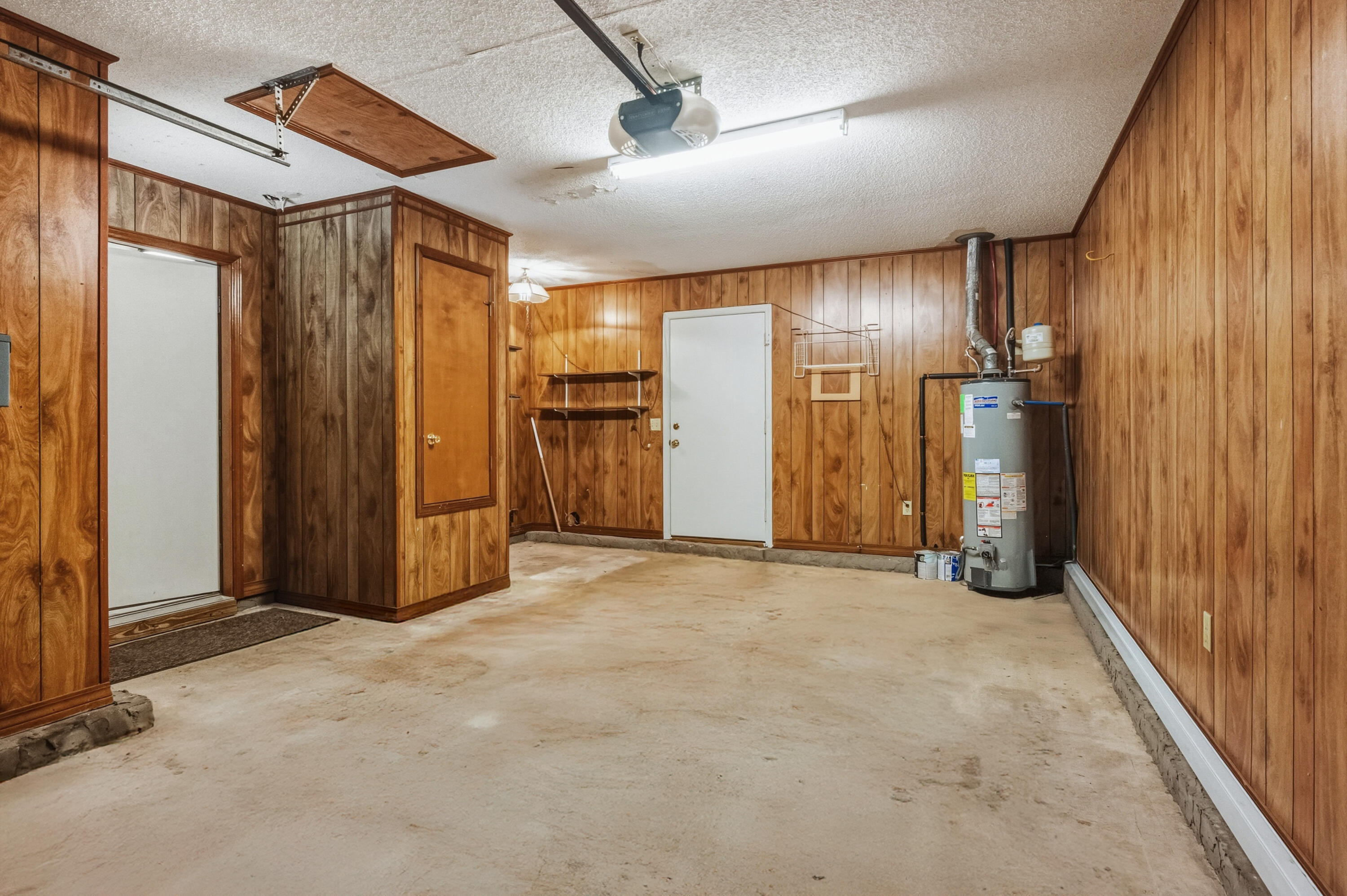 VALPARAISO PINECREST 3 - Residential Lease