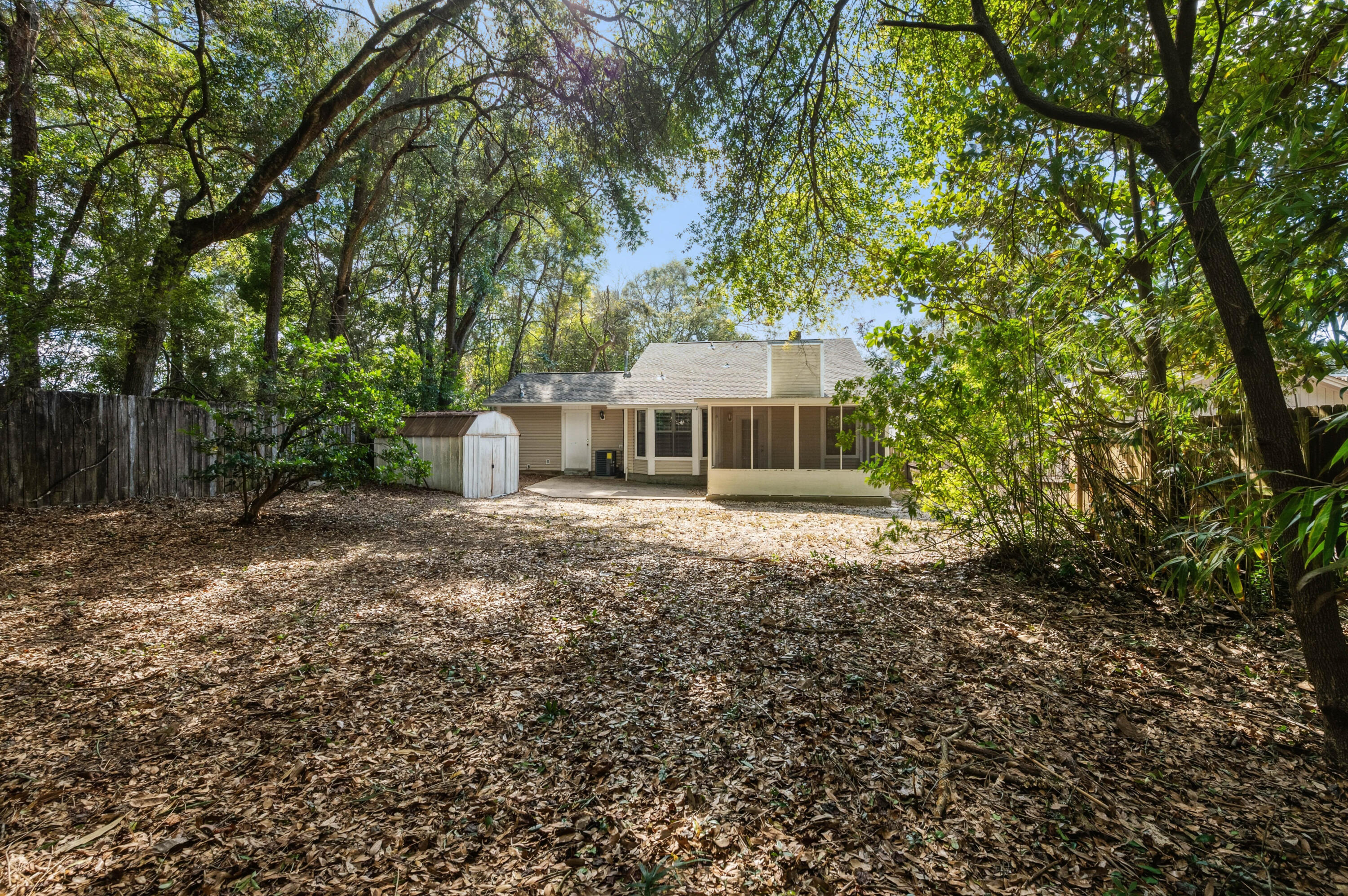 VALPARAISO PINECREST 3 - Residential Lease
