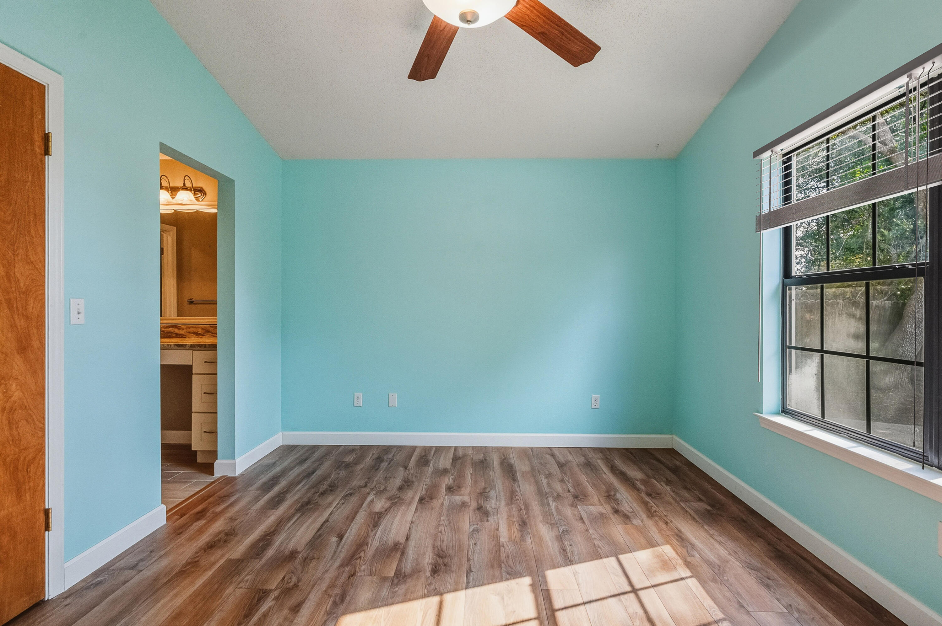 VALPARAISO PINECREST 3 - Residential Lease