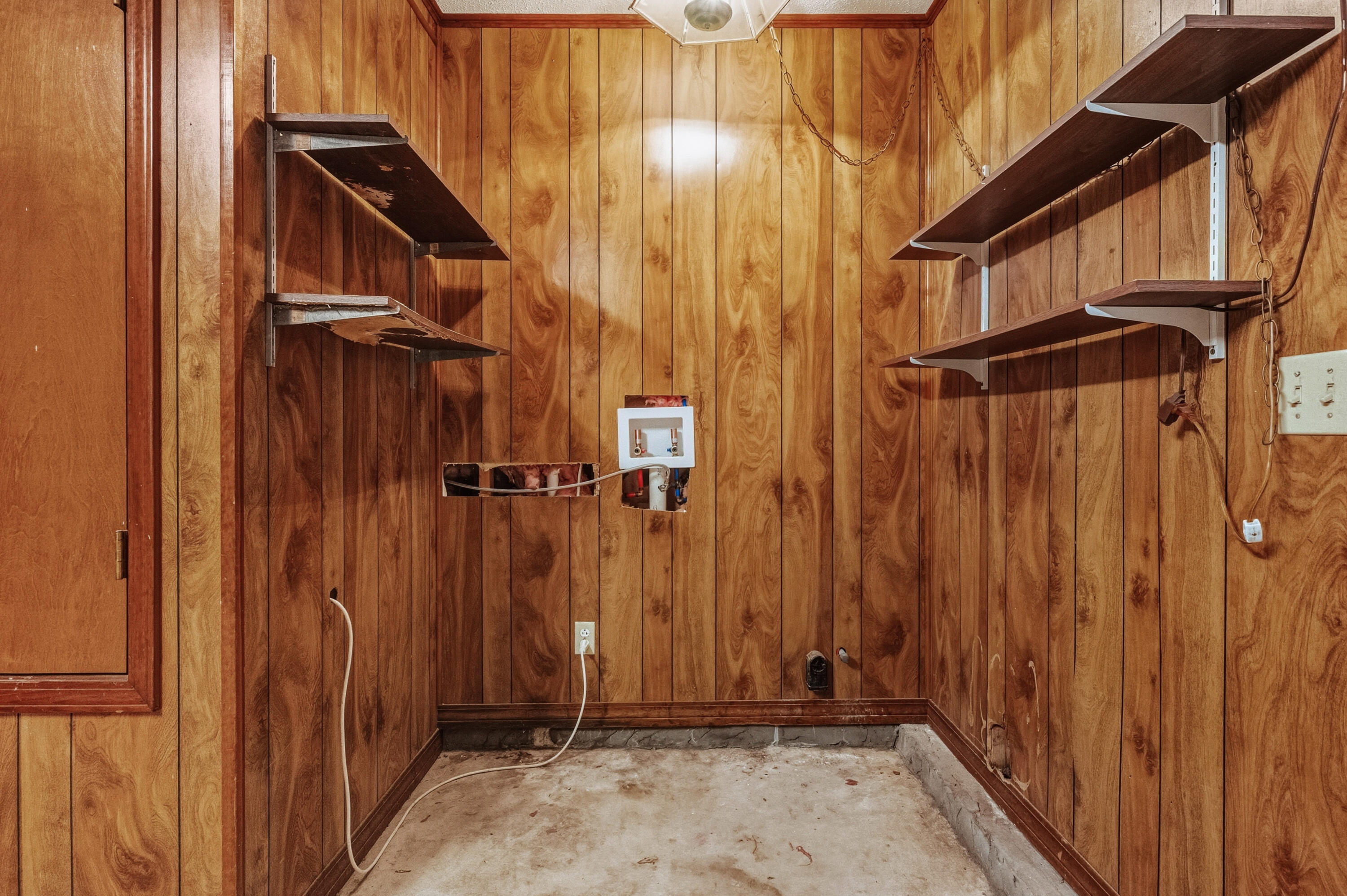 VALPARAISO PINECREST 3 - Residential Lease