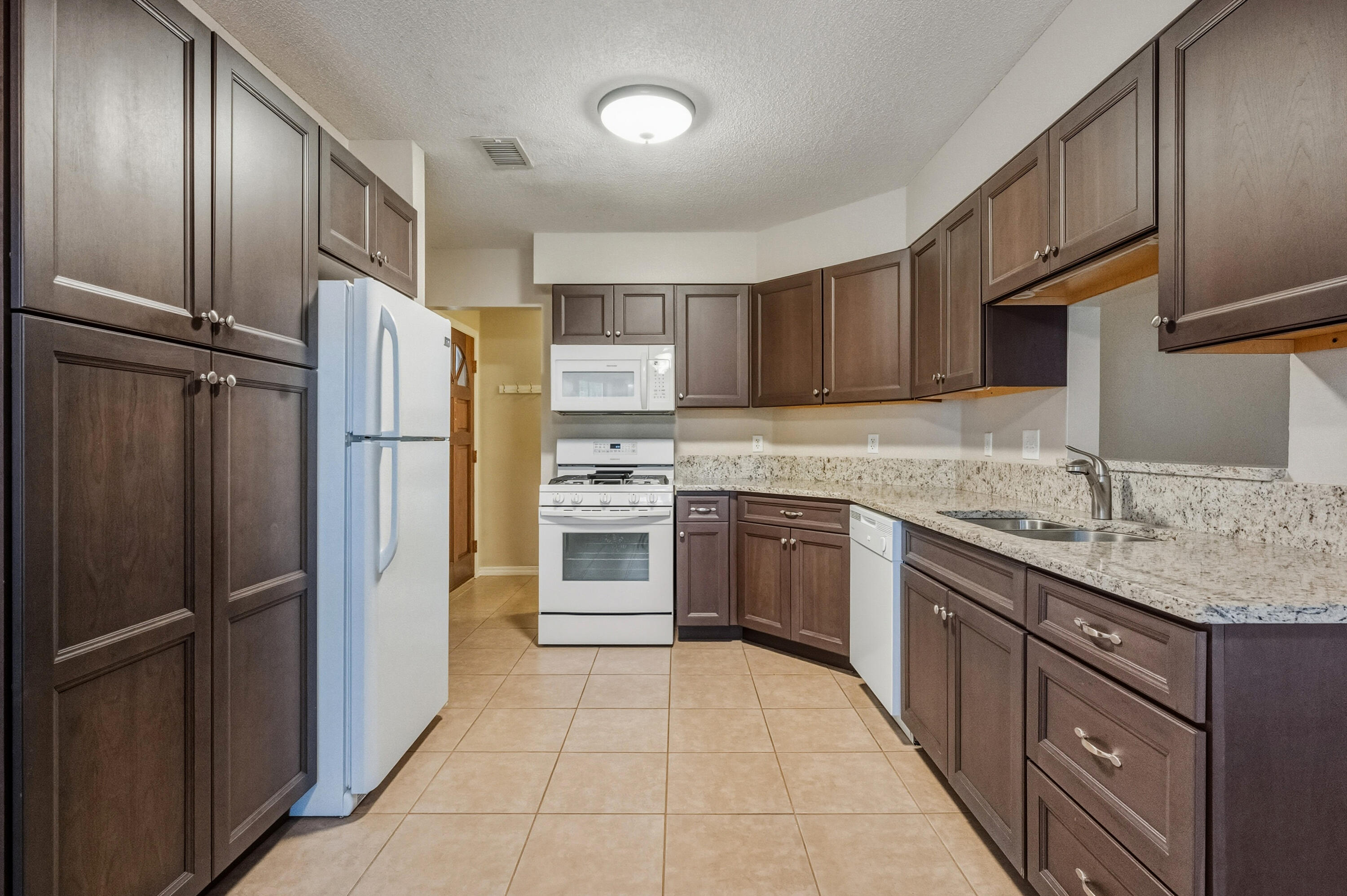 VALPARAISO PINECREST 3 - Residential Lease