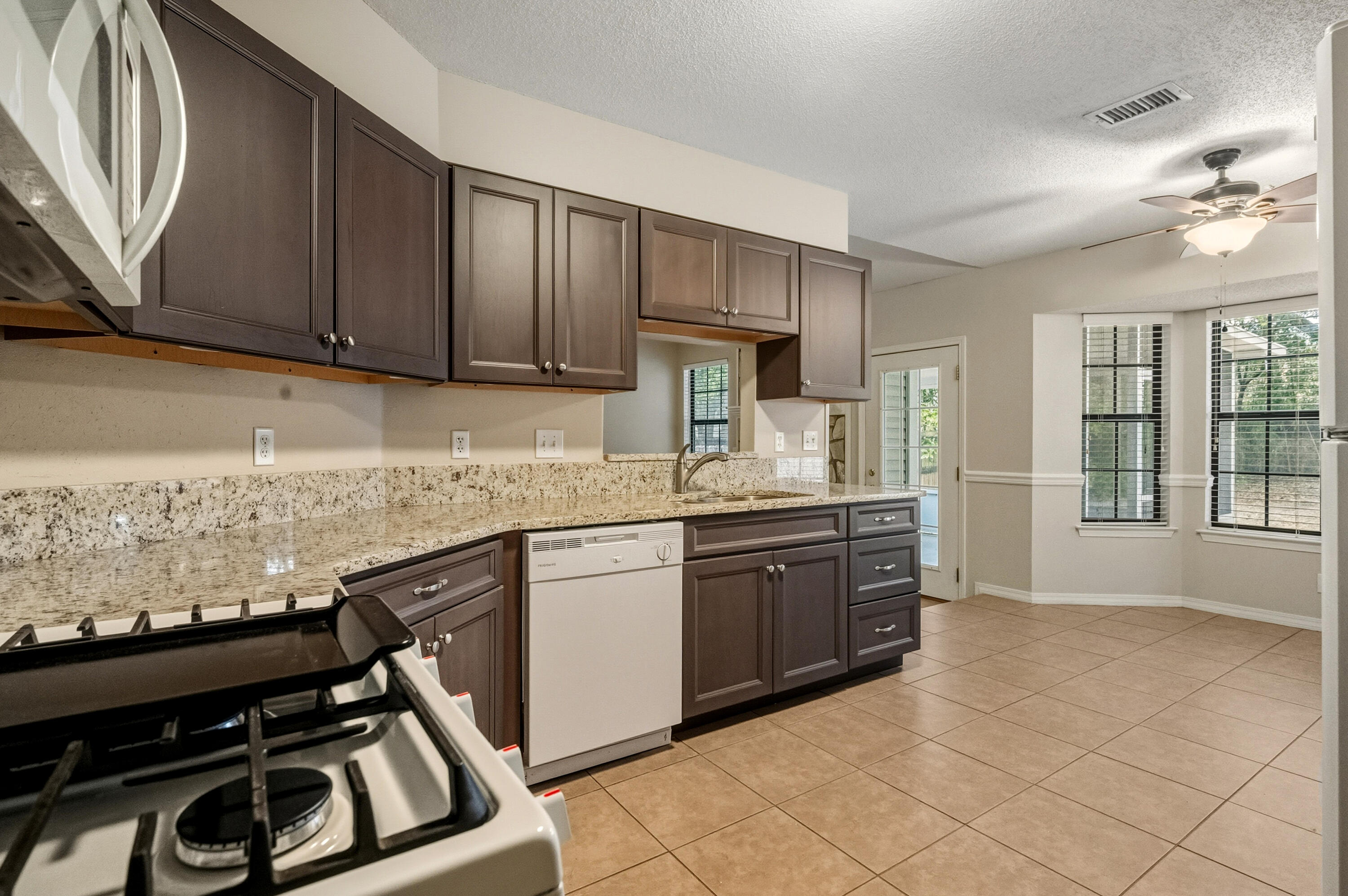 VALPARAISO PINECREST 3 - Residential Lease