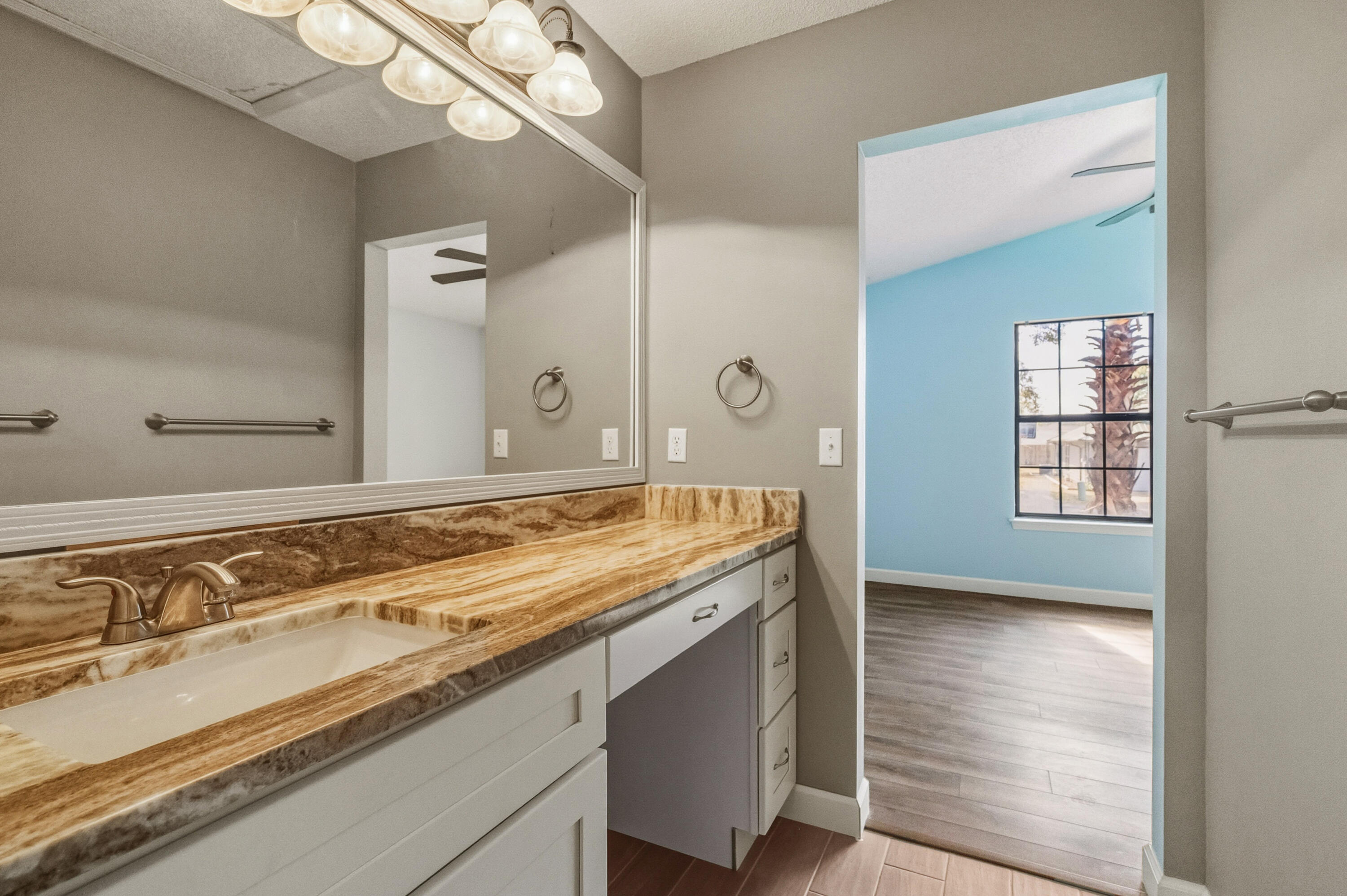 VALPARAISO PINECREST 3 - Residential Lease