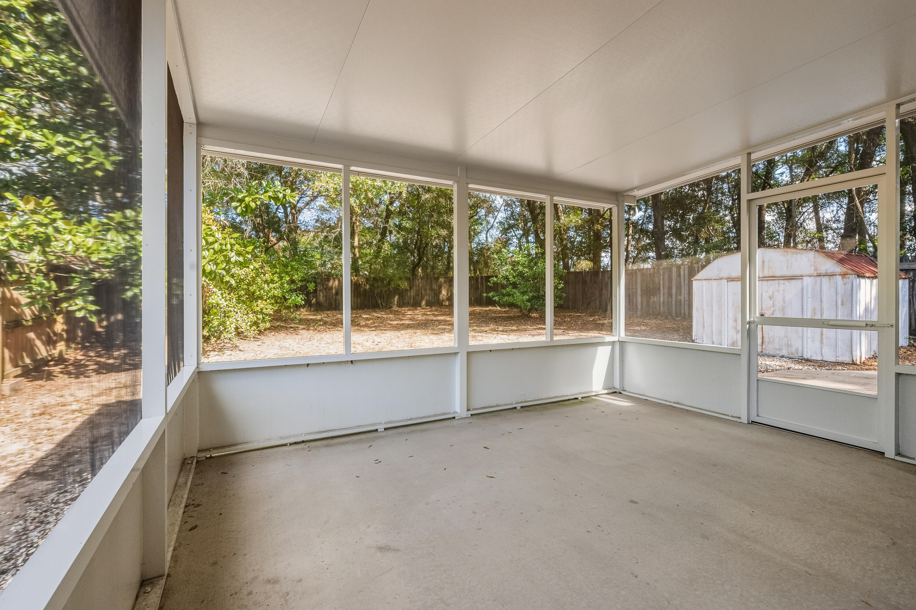 VALPARAISO PINECREST 3 - Residential Lease