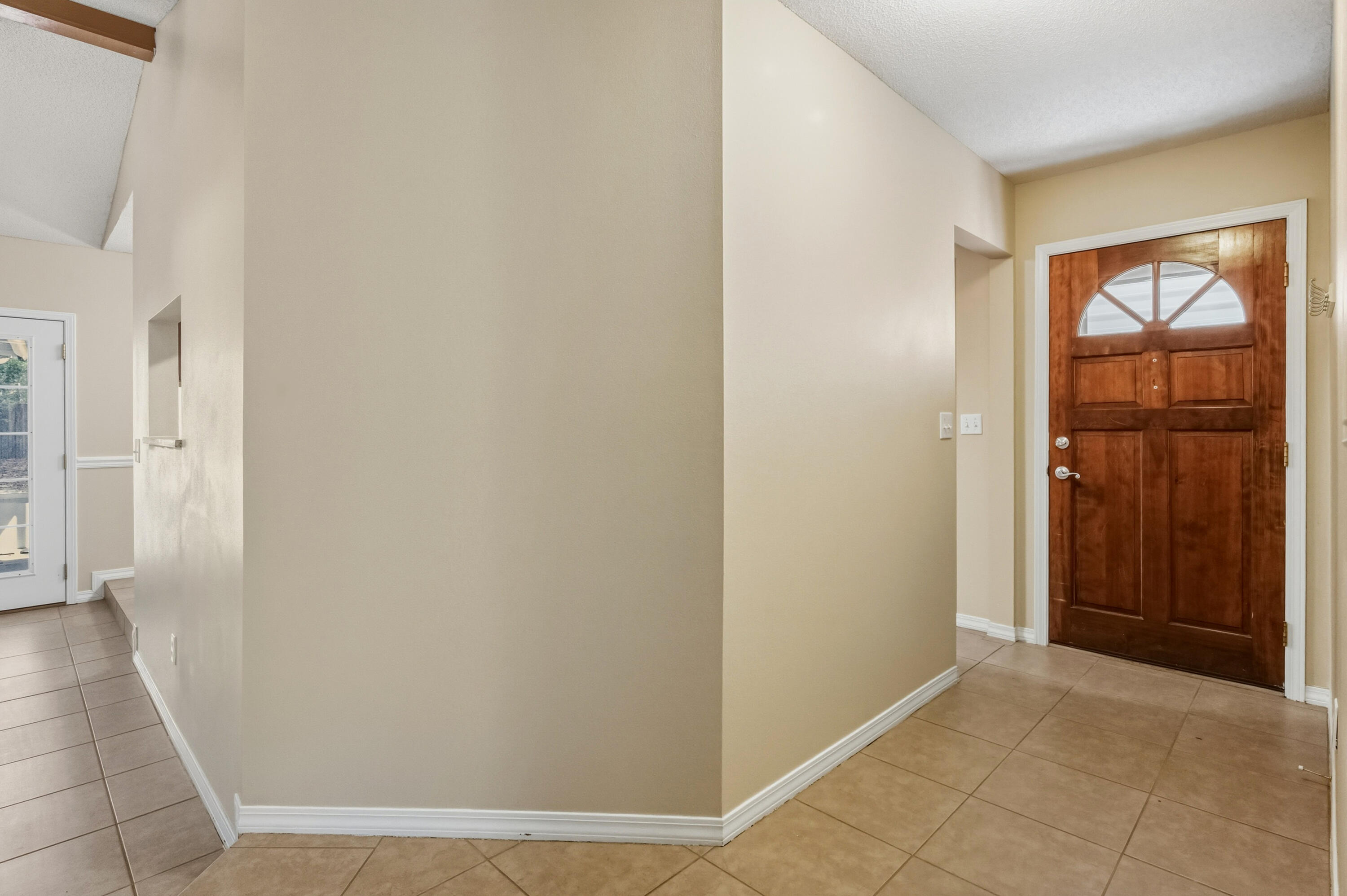 VALPARAISO PINECREST 3 - Residential Lease