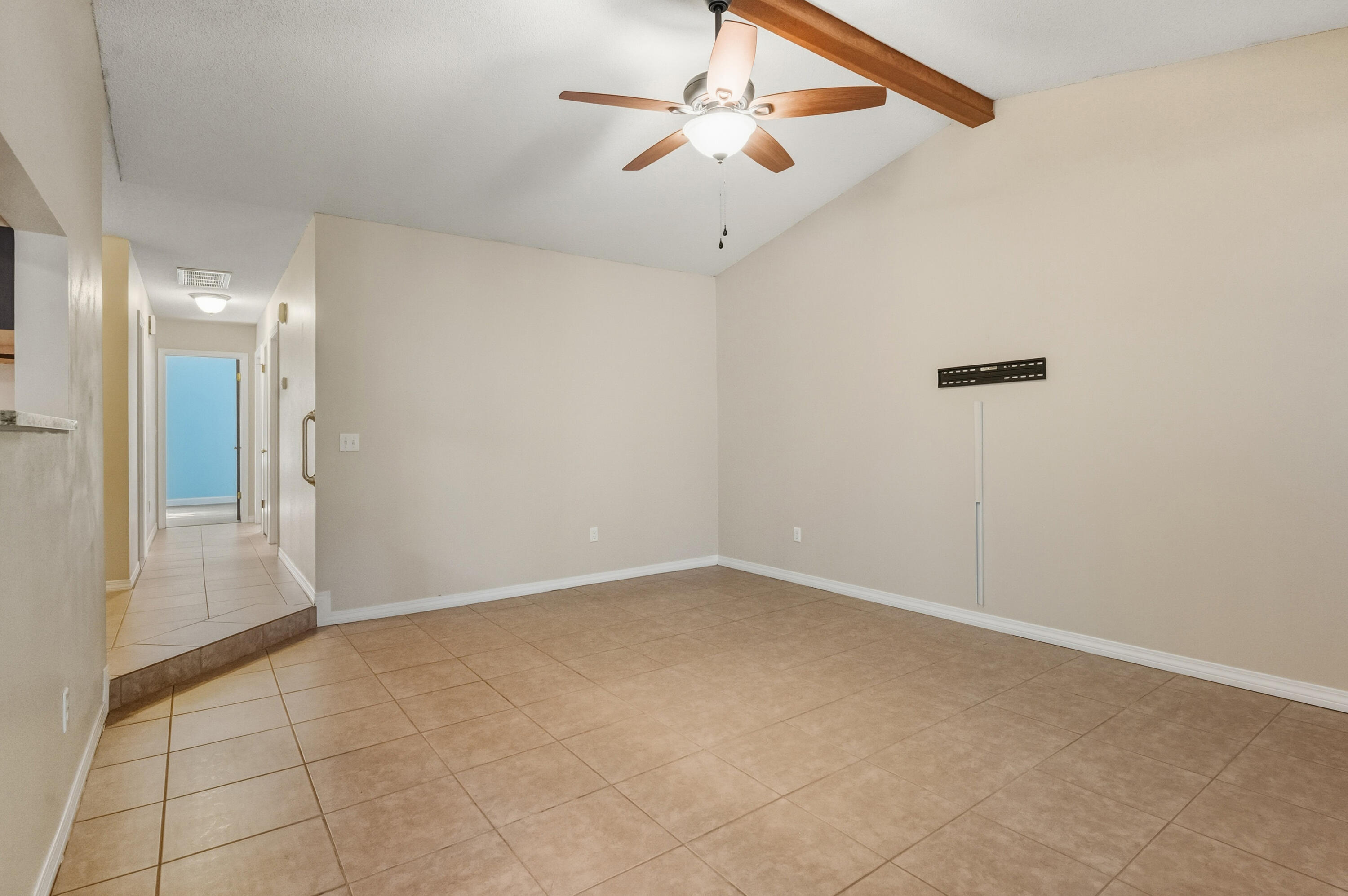 VALPARAISO PINECREST 3 - Residential Lease