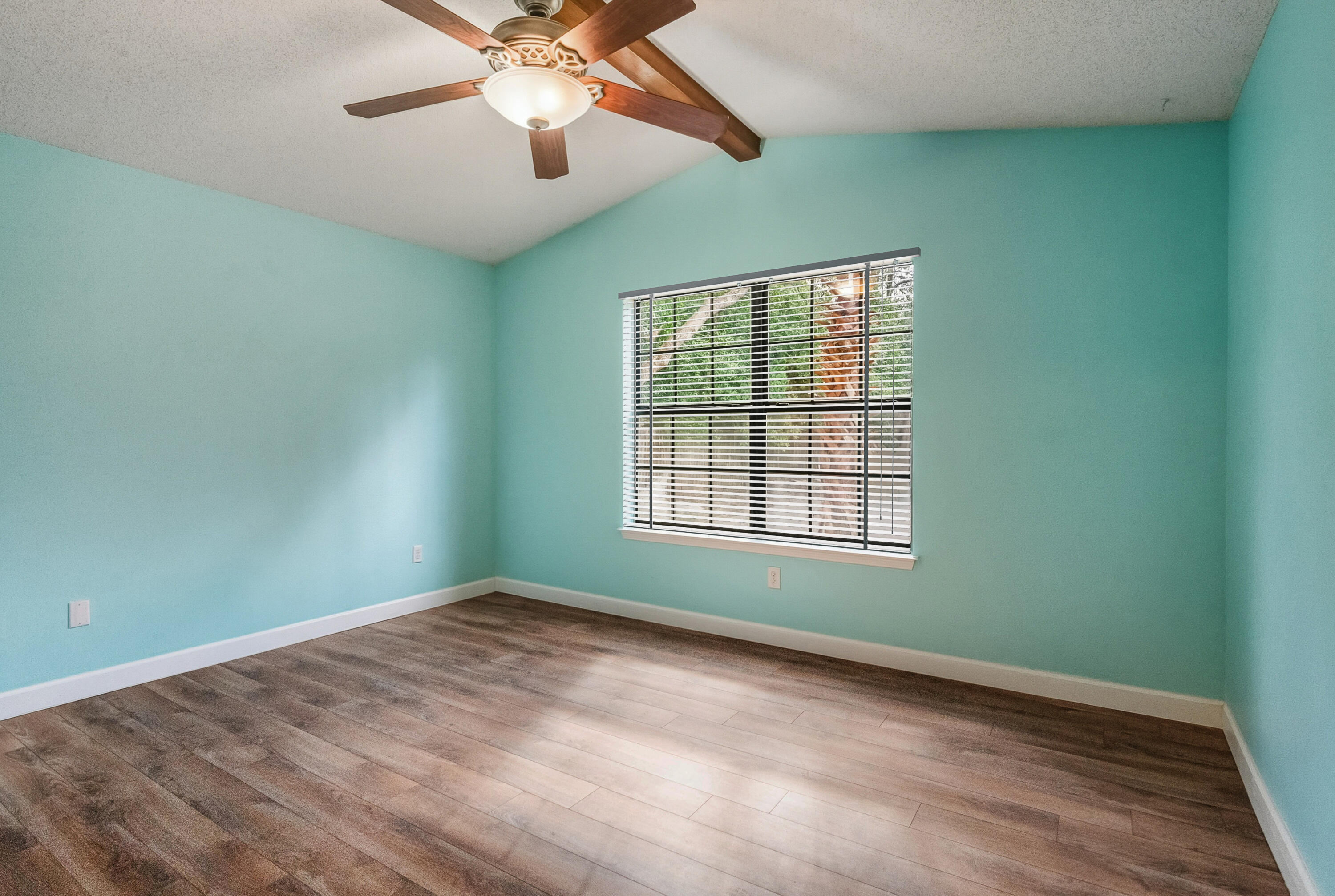 VALPARAISO PINECREST 3 - Residential Lease