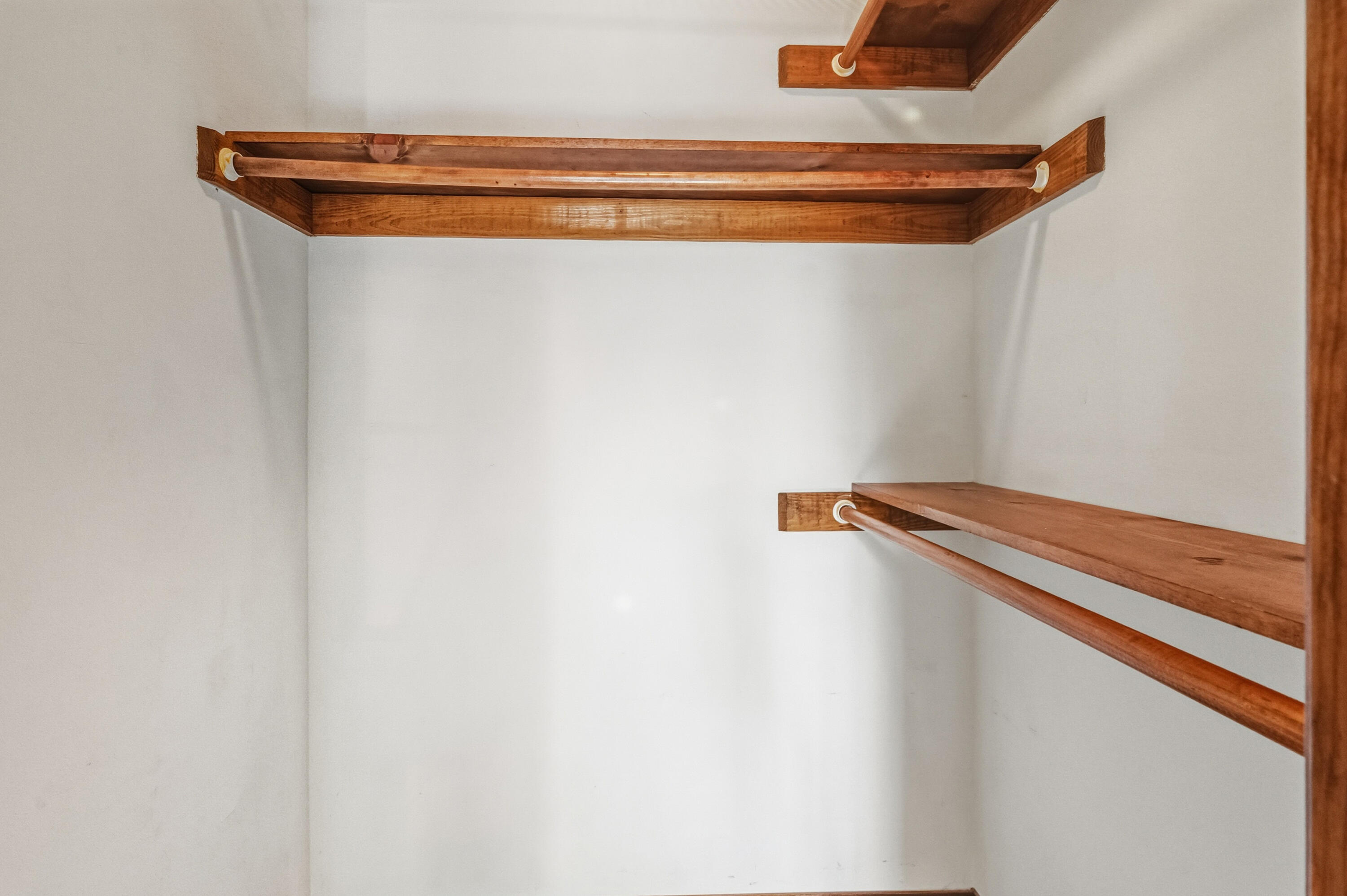 VALPARAISO PINECREST 3 - Residential Lease