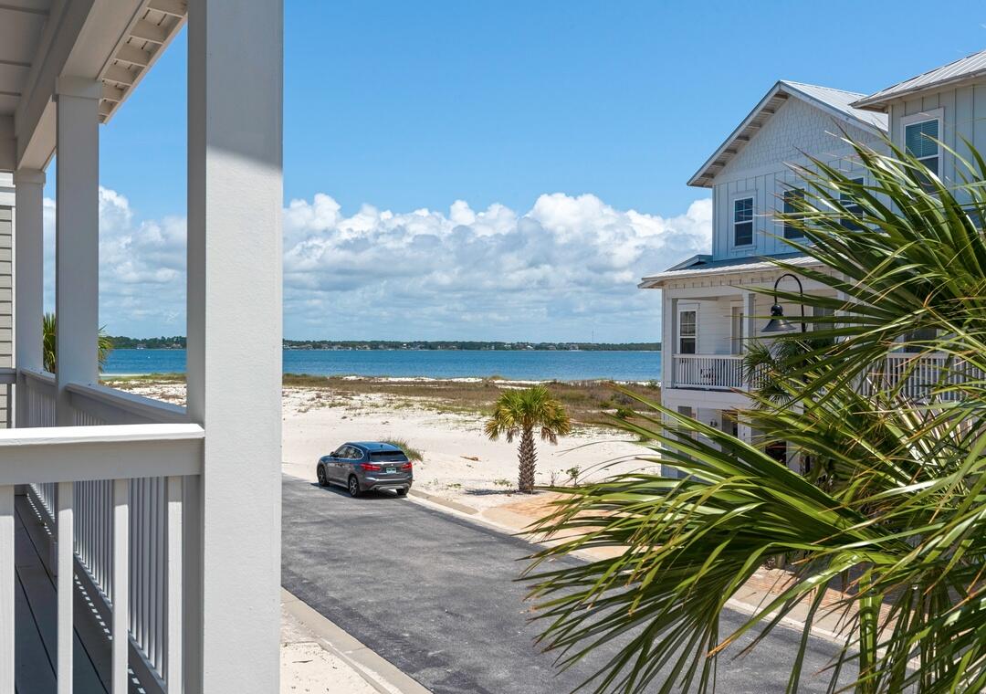 BY THE SEA - Residential