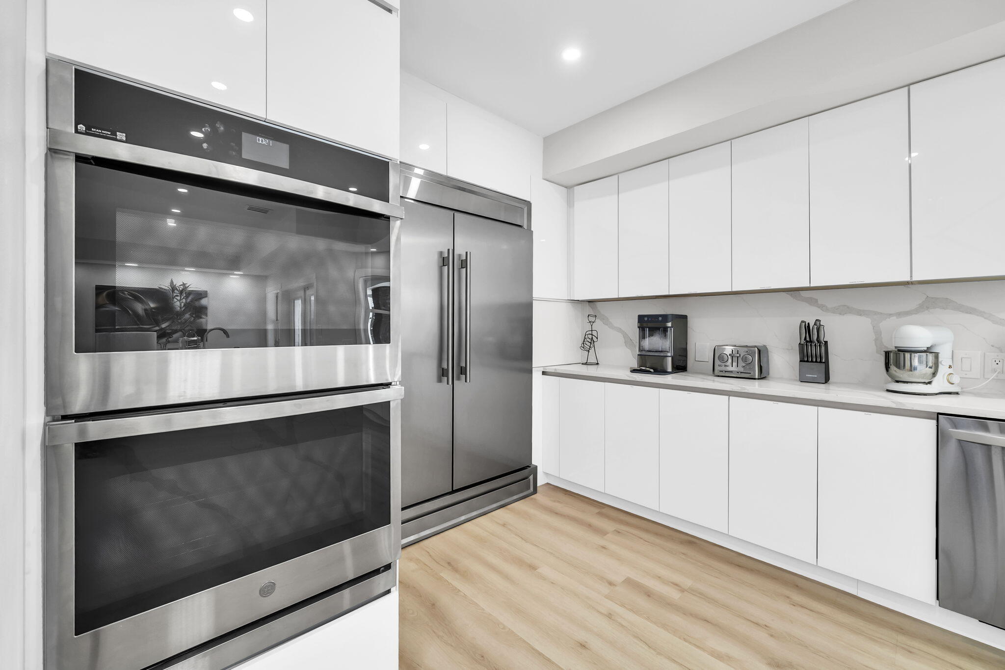CRYSTAL BEACH - Residential