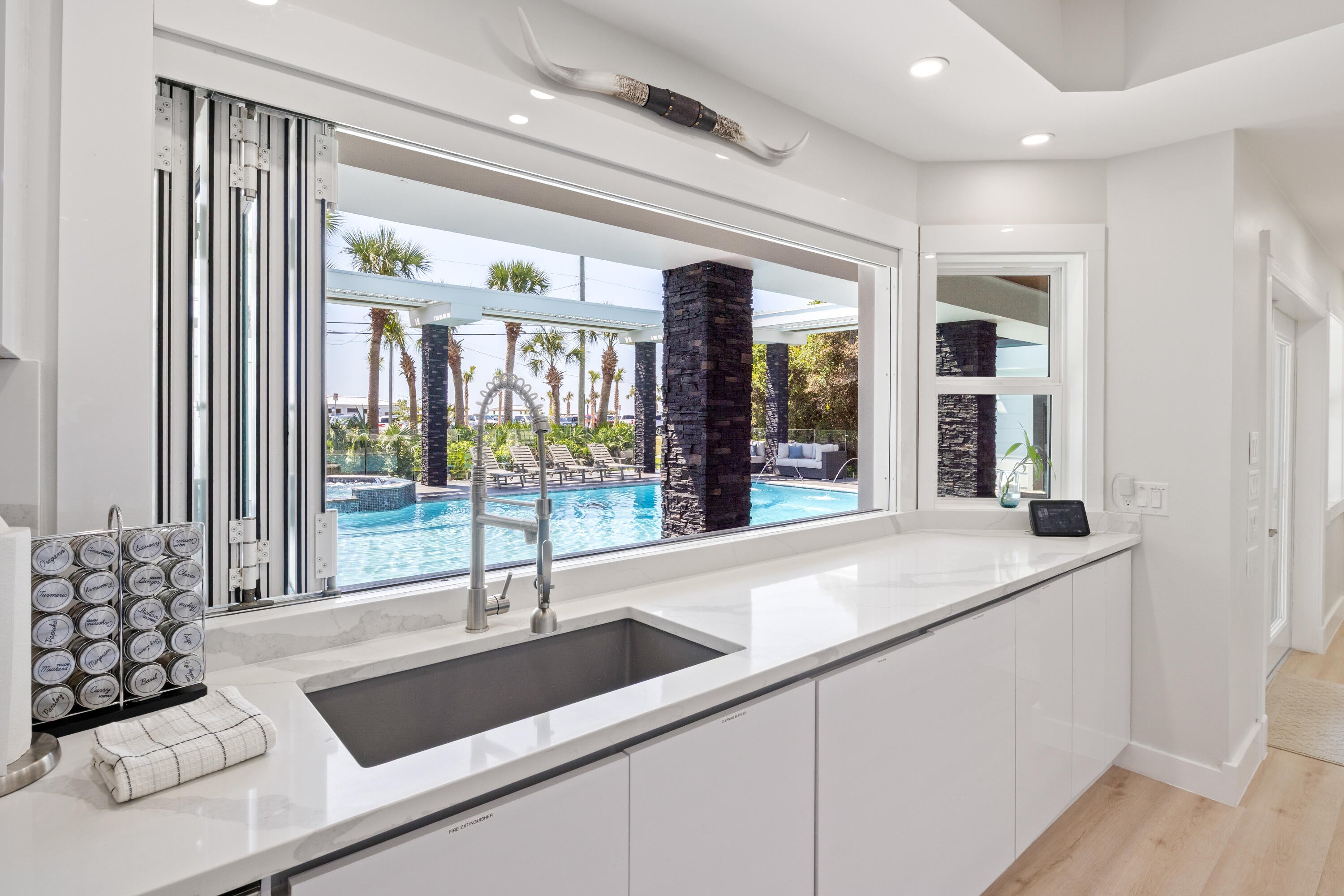 CRYSTAL BEACH - Residential