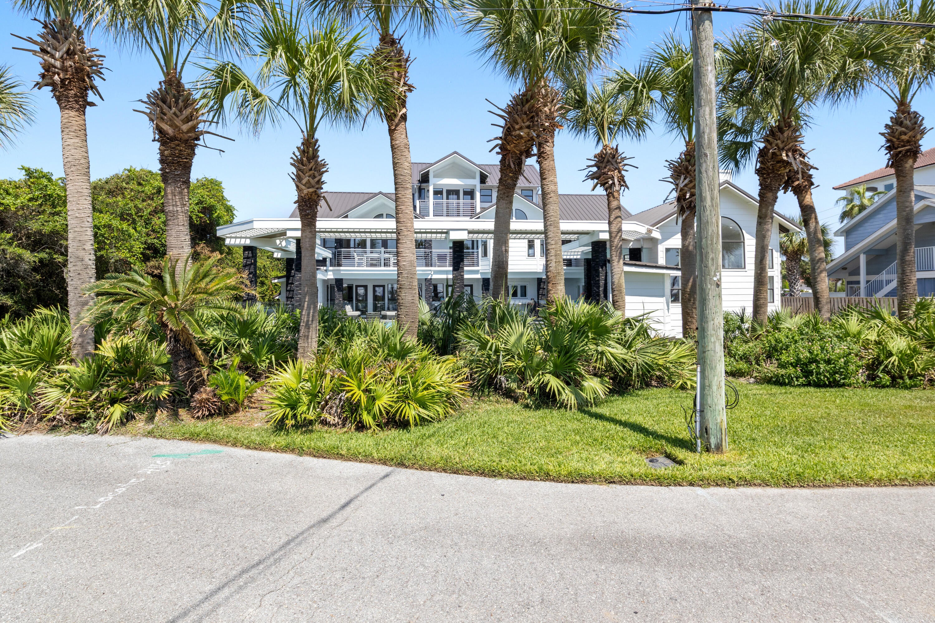 CRYSTAL BEACH - Residential