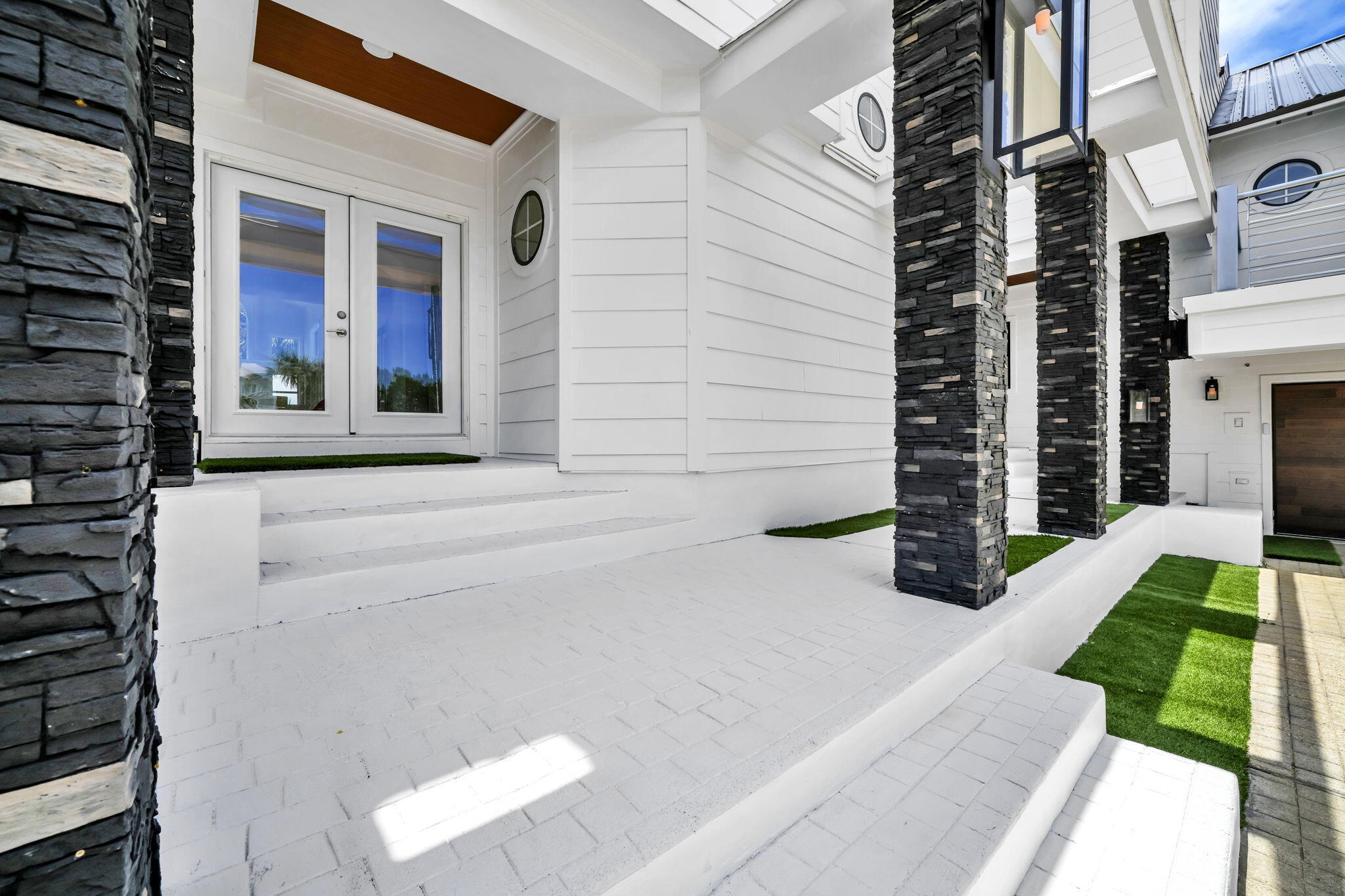 CRYSTAL BEACH - Residential