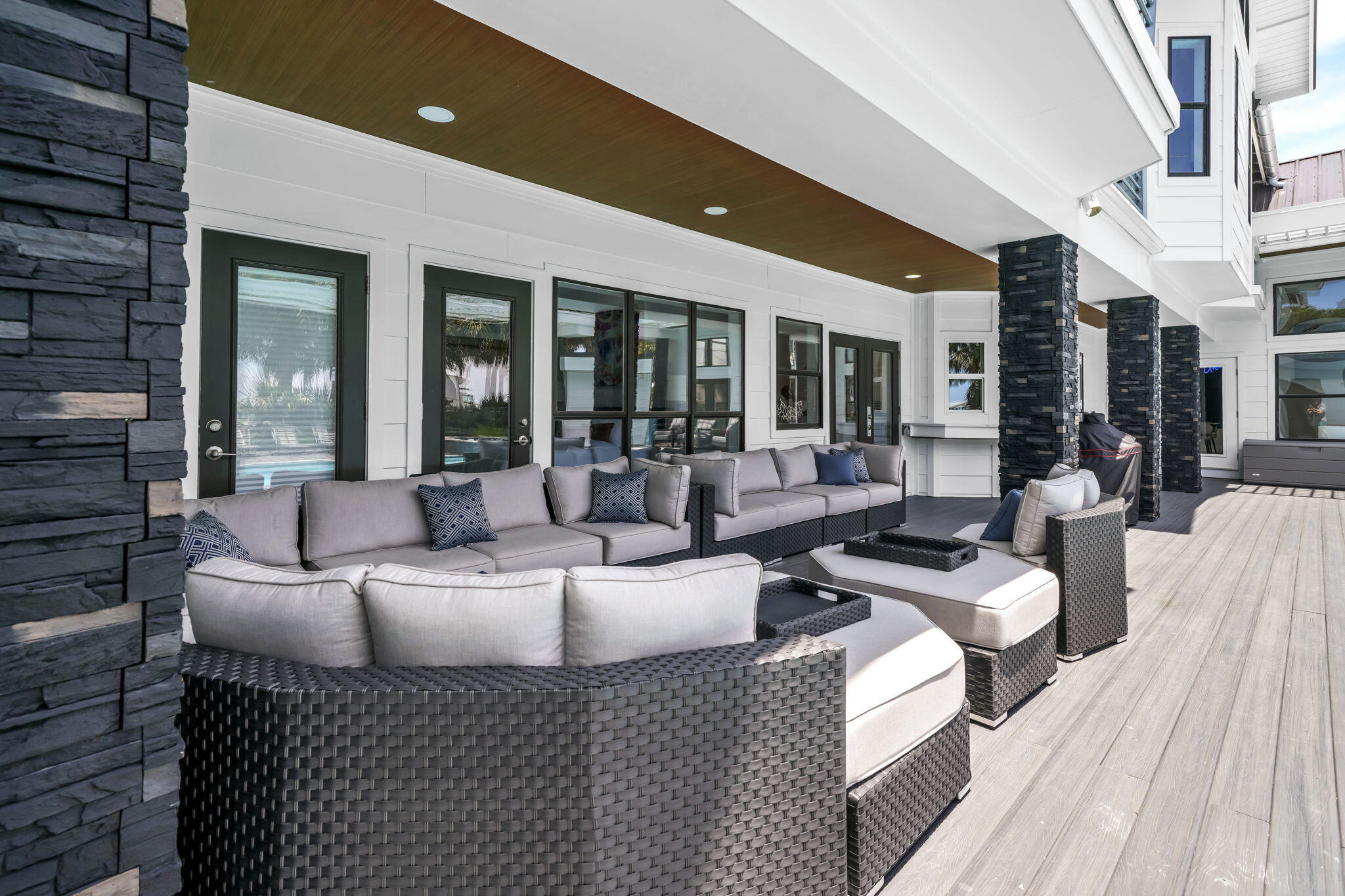 CRYSTAL BEACH - Residential