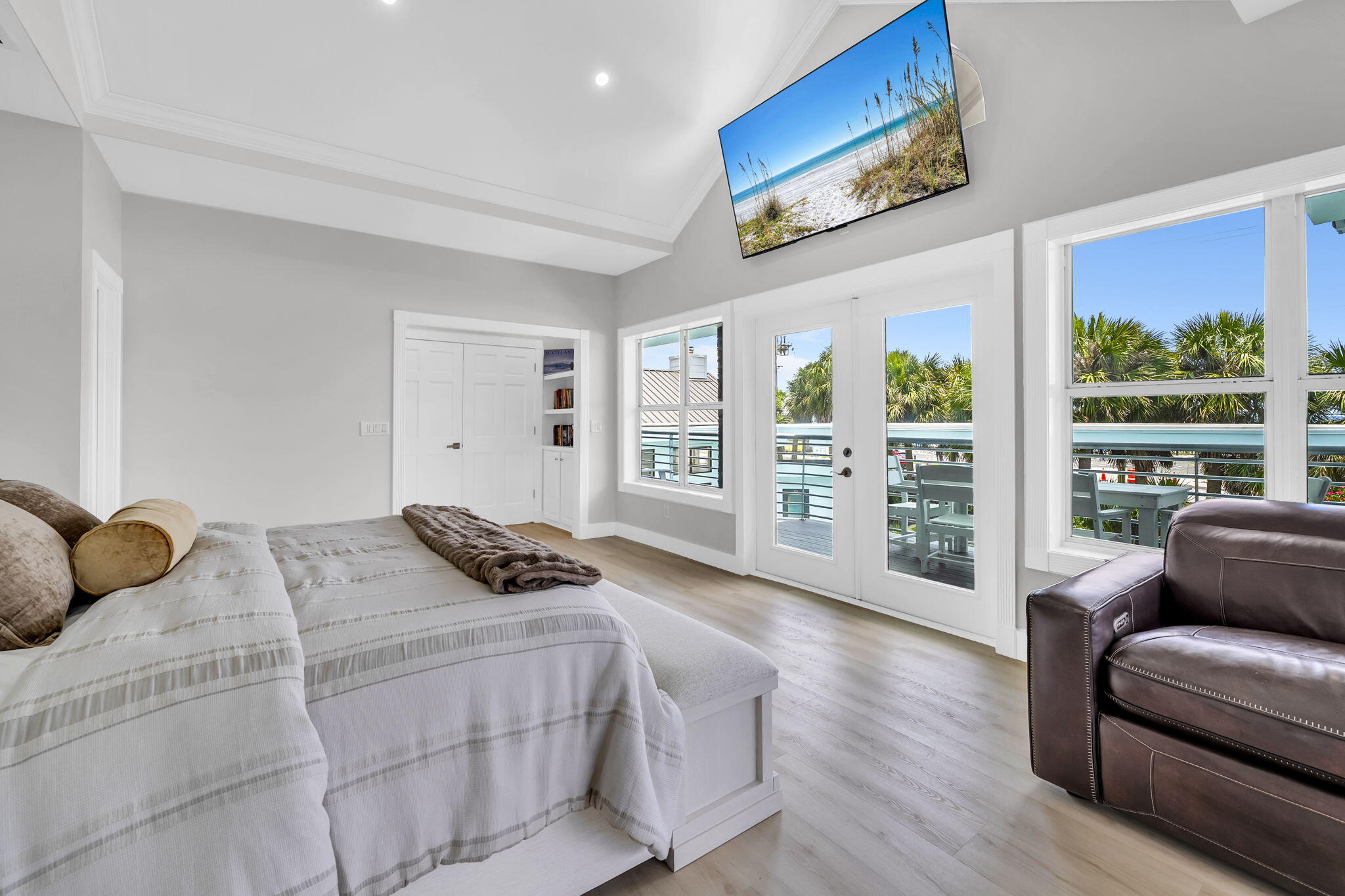 CRYSTAL BEACH - Residential